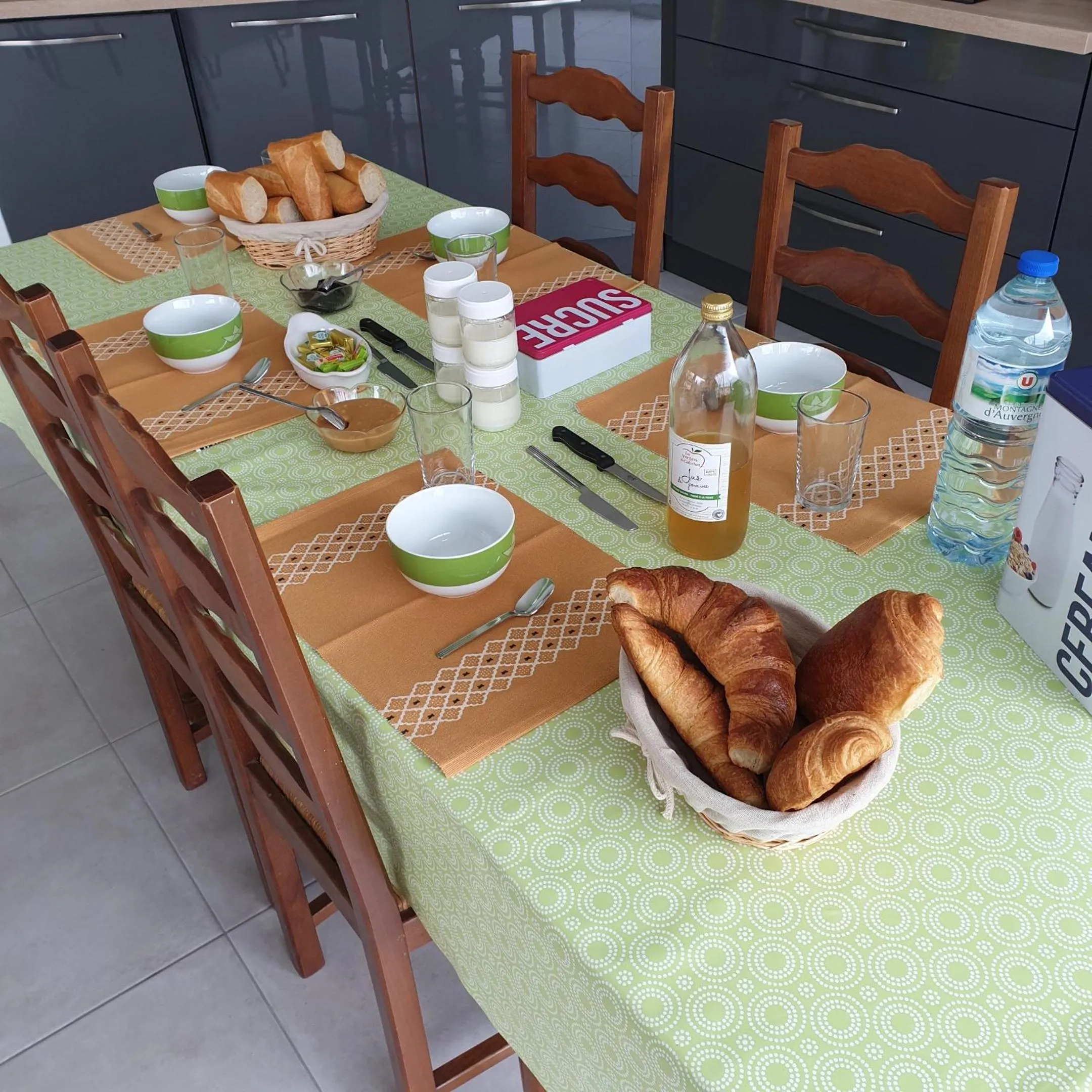Breakfast in Chez les J-FOLAIS - 3 kms Puy duFou - Les Epesses