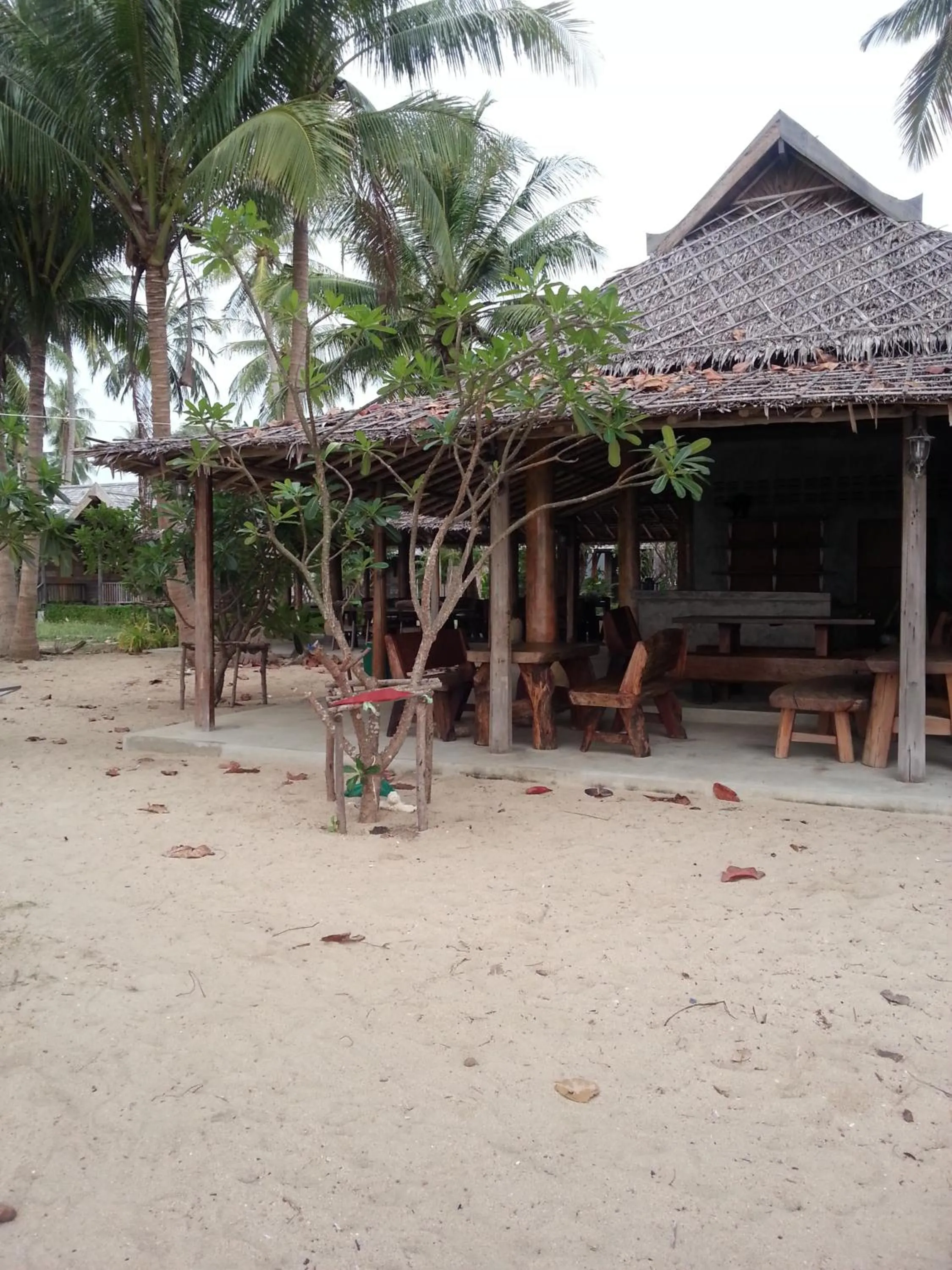 Dining area in New Ozone Resort & Spa
