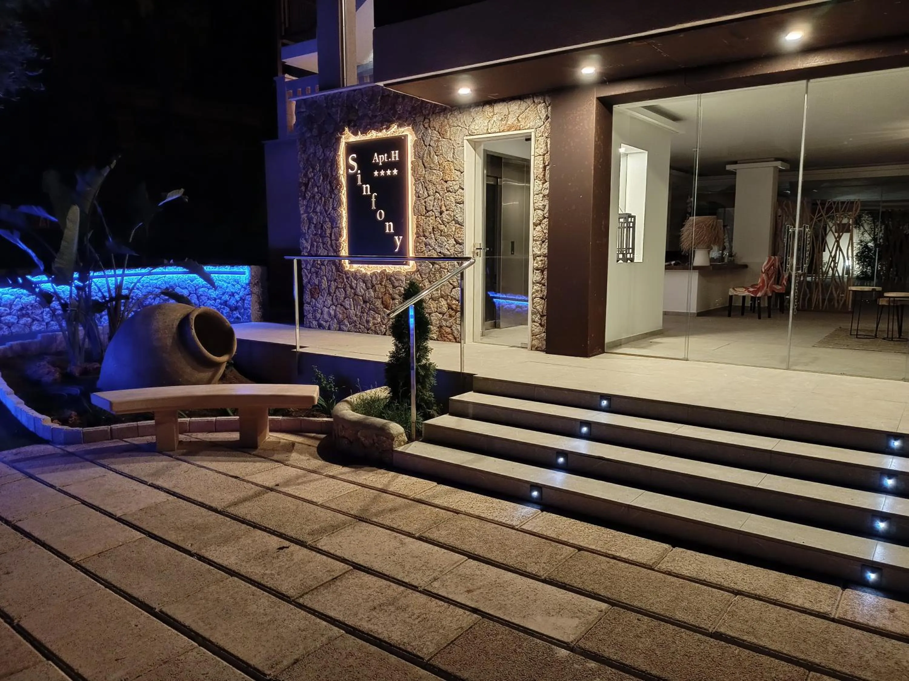 Facade/entrance in Apartamentos S'Olivera