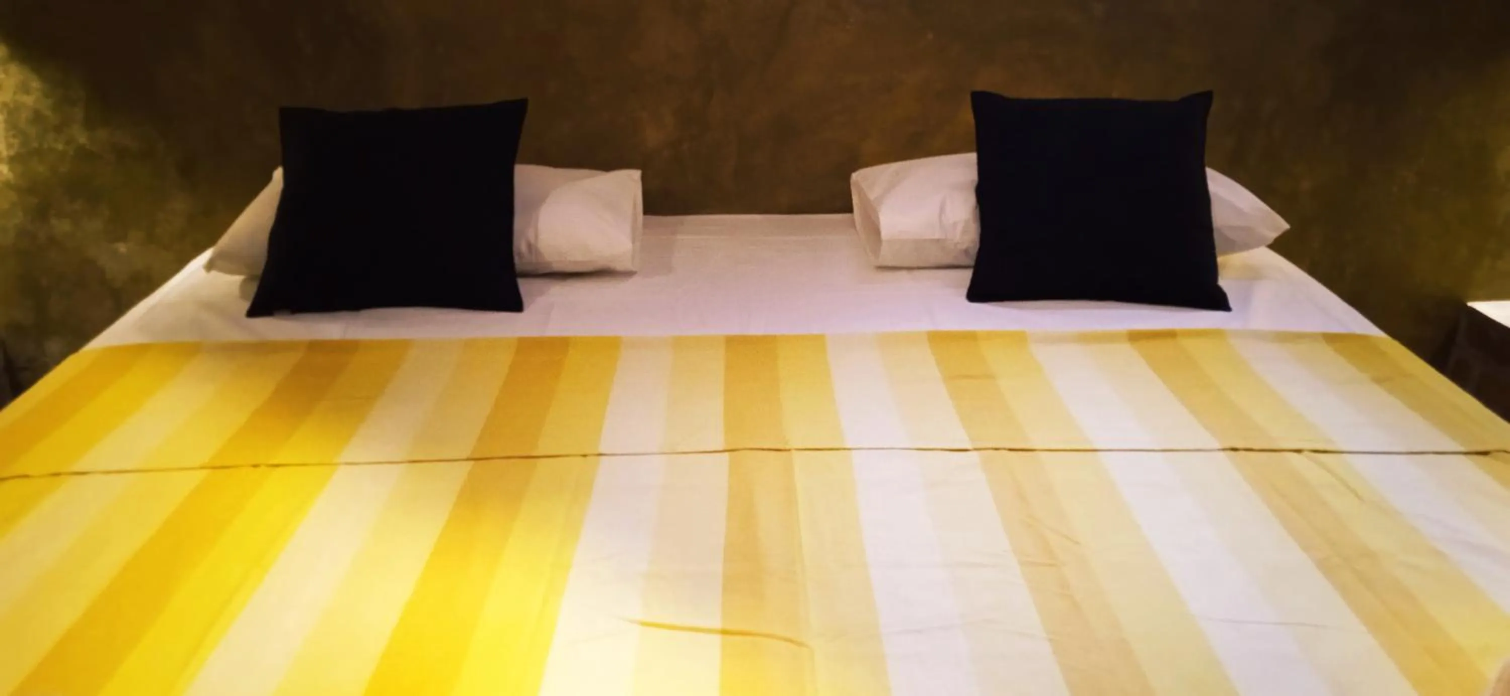 Bed in Negombo The Nature Villa and Cabanas