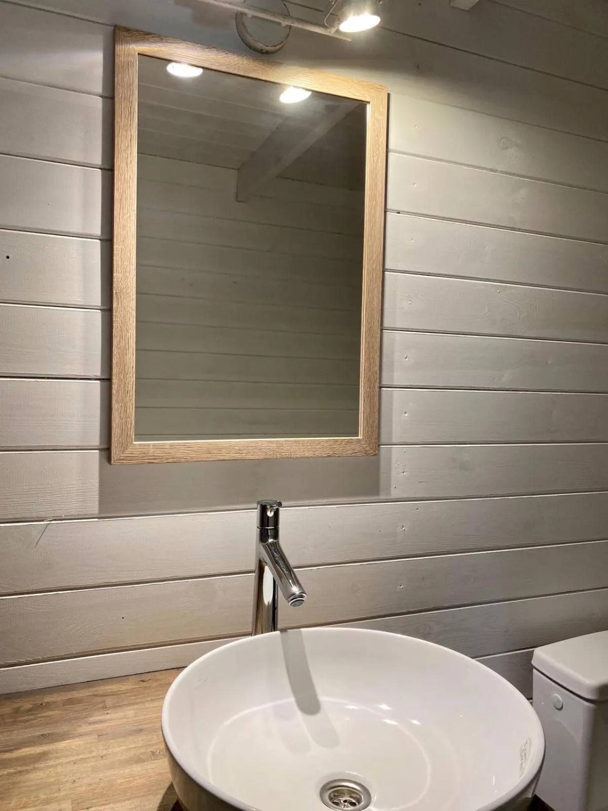 Photo of the whole room in Pine Resort