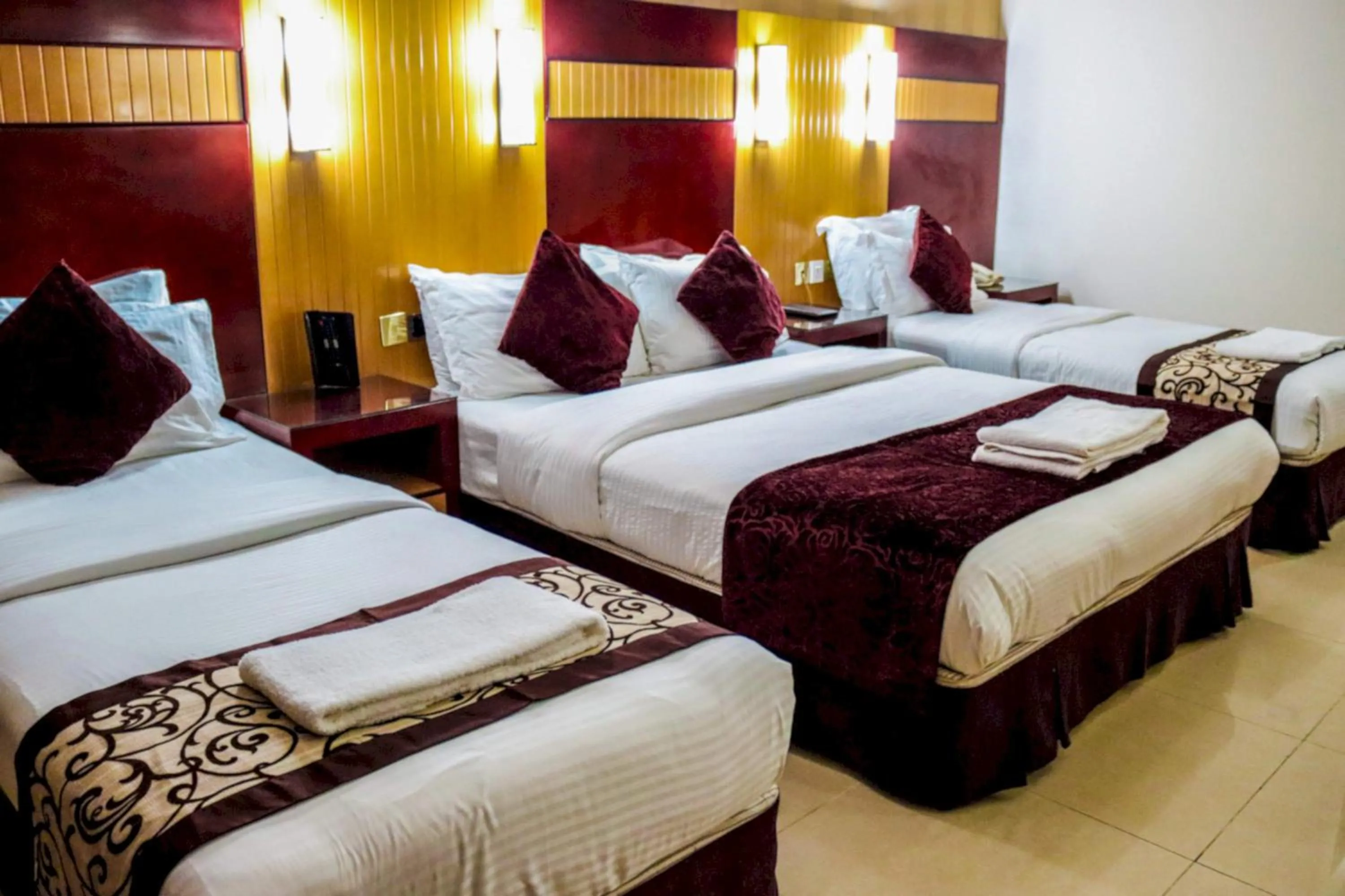 Photo of the whole room, Bed in Phoenix Hotel Dubai