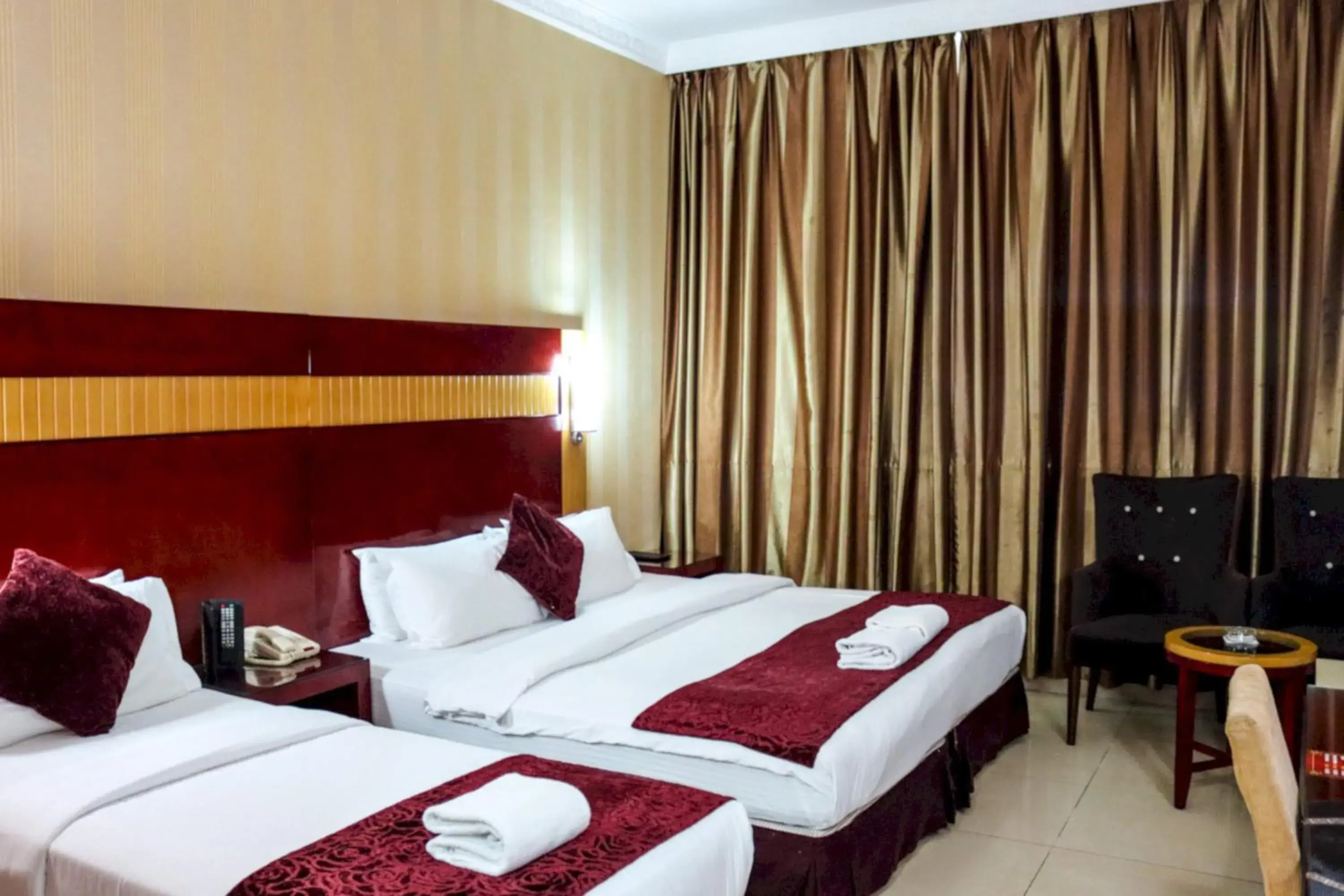 Photo of the whole room, Bed in Phoenix Hotel Dubai Photo of the whole room, Bed in Phoenix Hotel Dubai