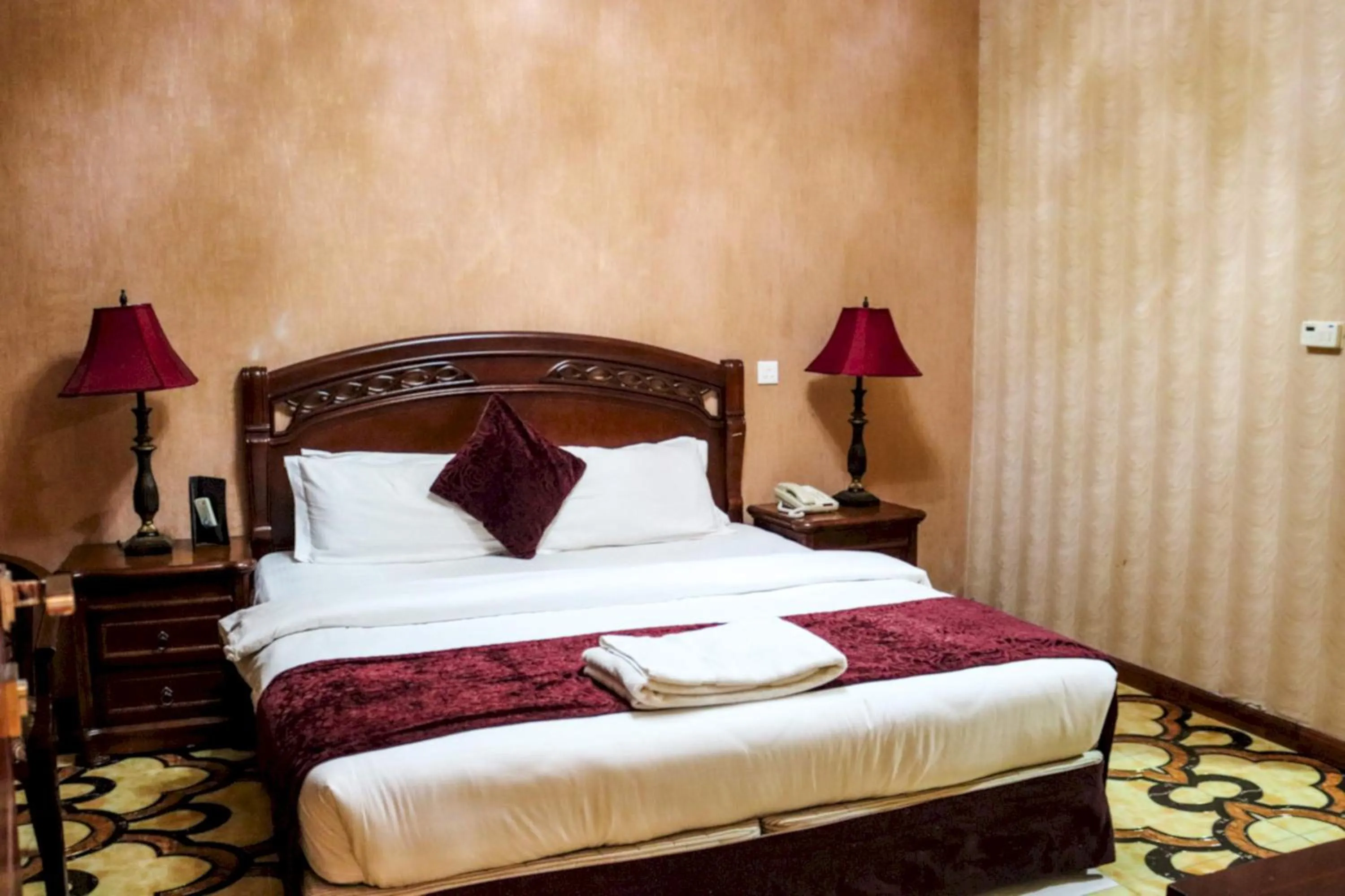 Photo of the whole room, Bed in Phoenix Hotel Dubai