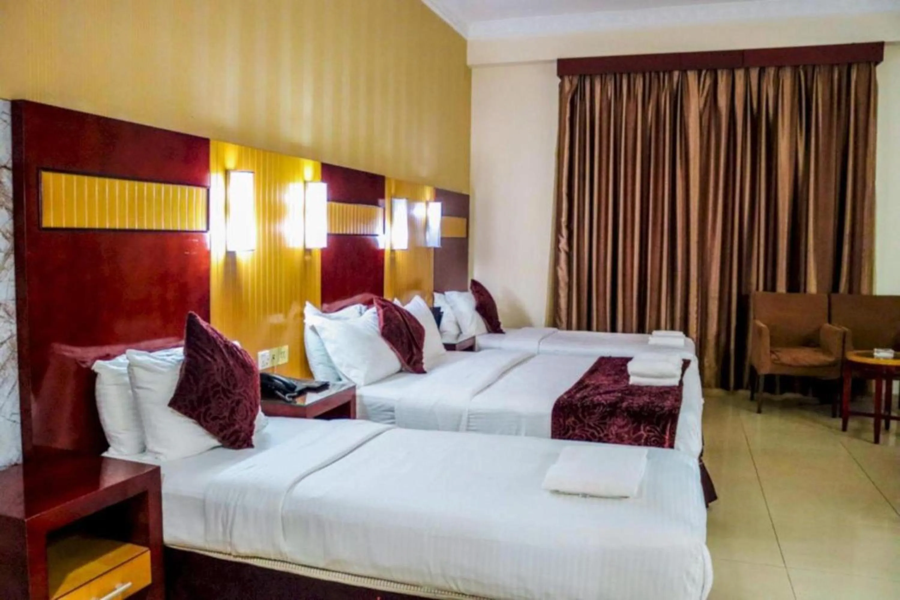 Photo of the whole room, Bed in Palette Phoenix Hotel