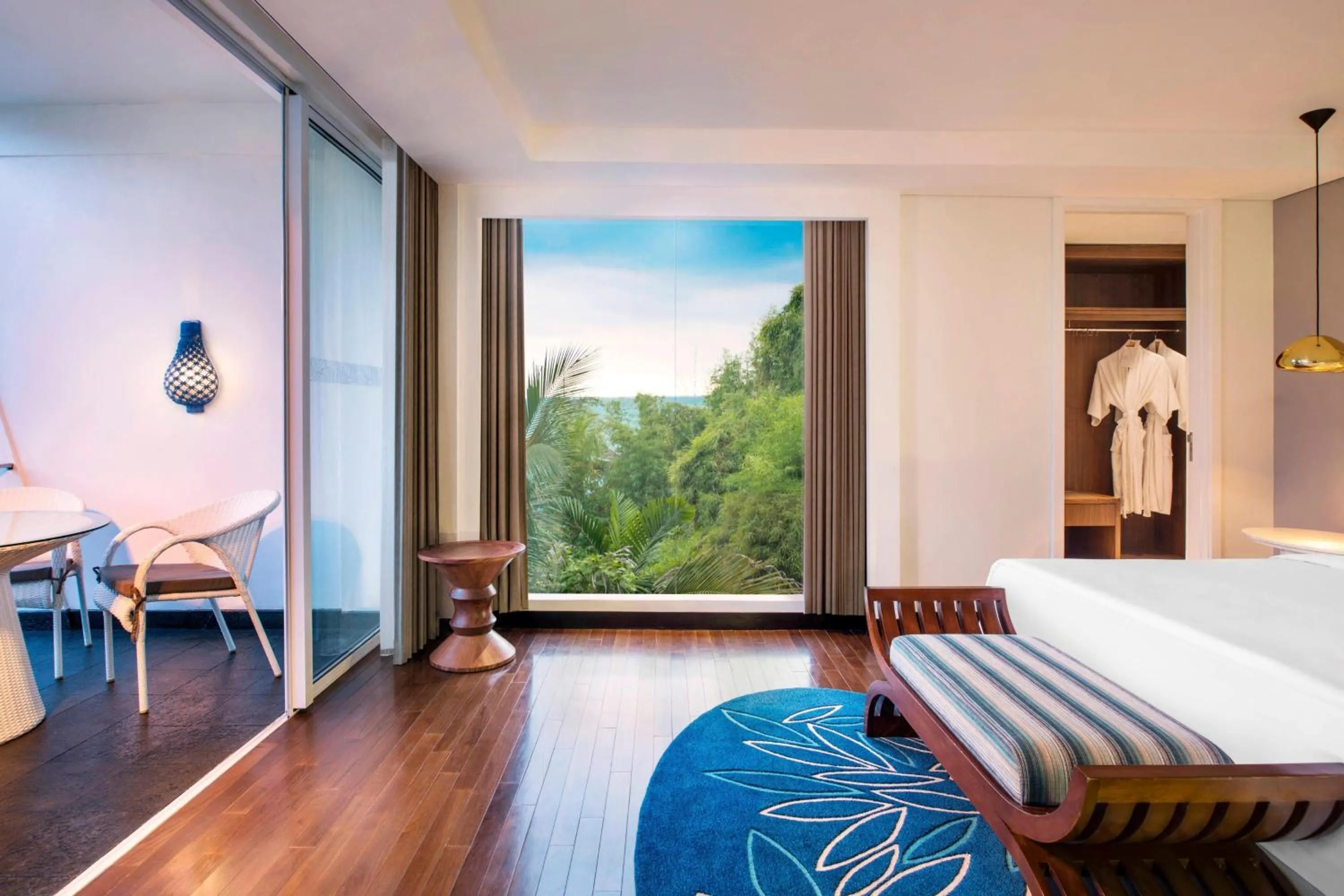 Bedroom, Bed in Le Meridien Bali Jimbaran