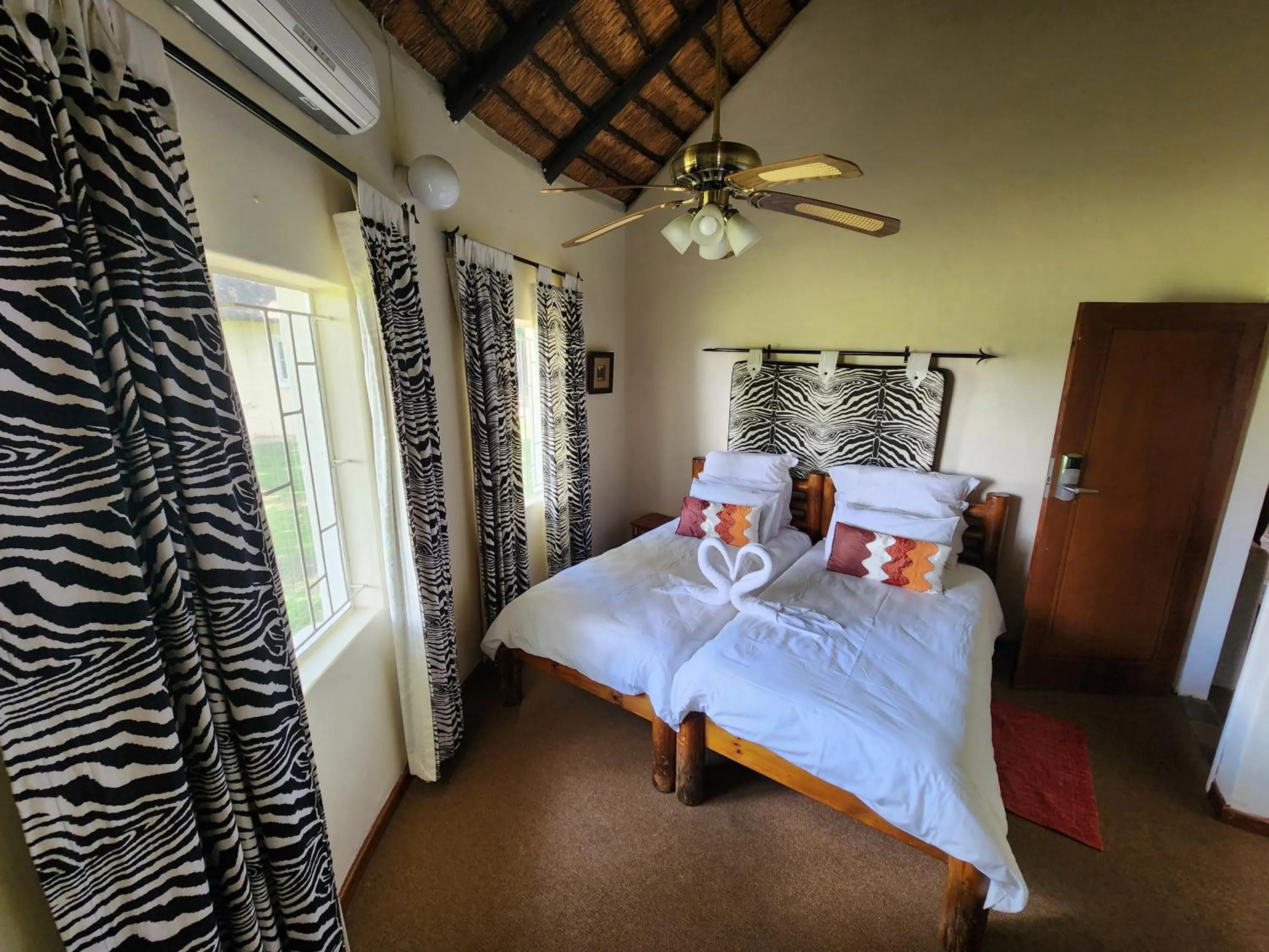 Bed in Ditholo Game Lodge Bela Bela