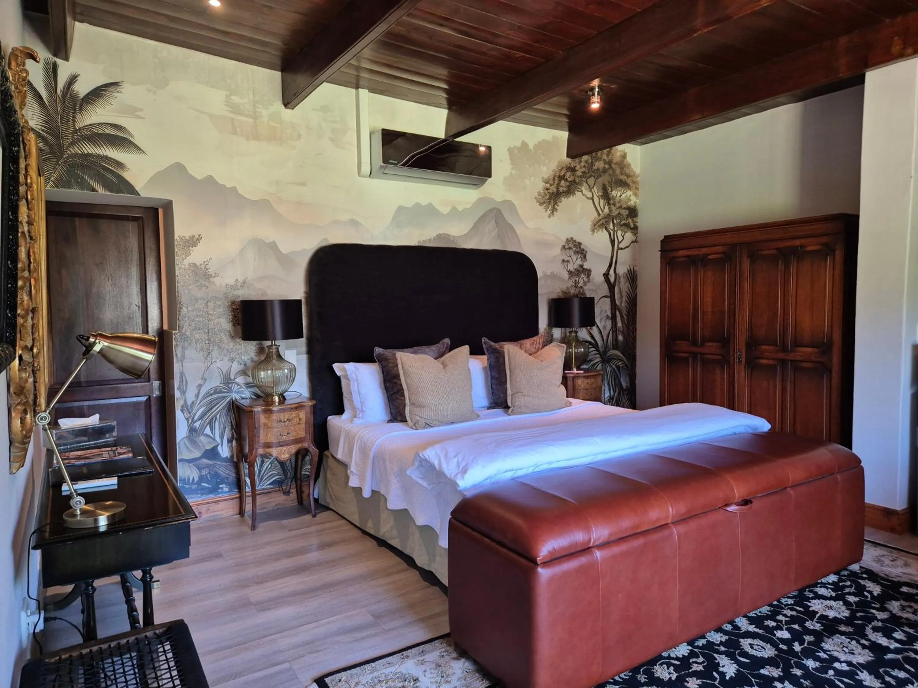 Property building, Bed in Webersburg