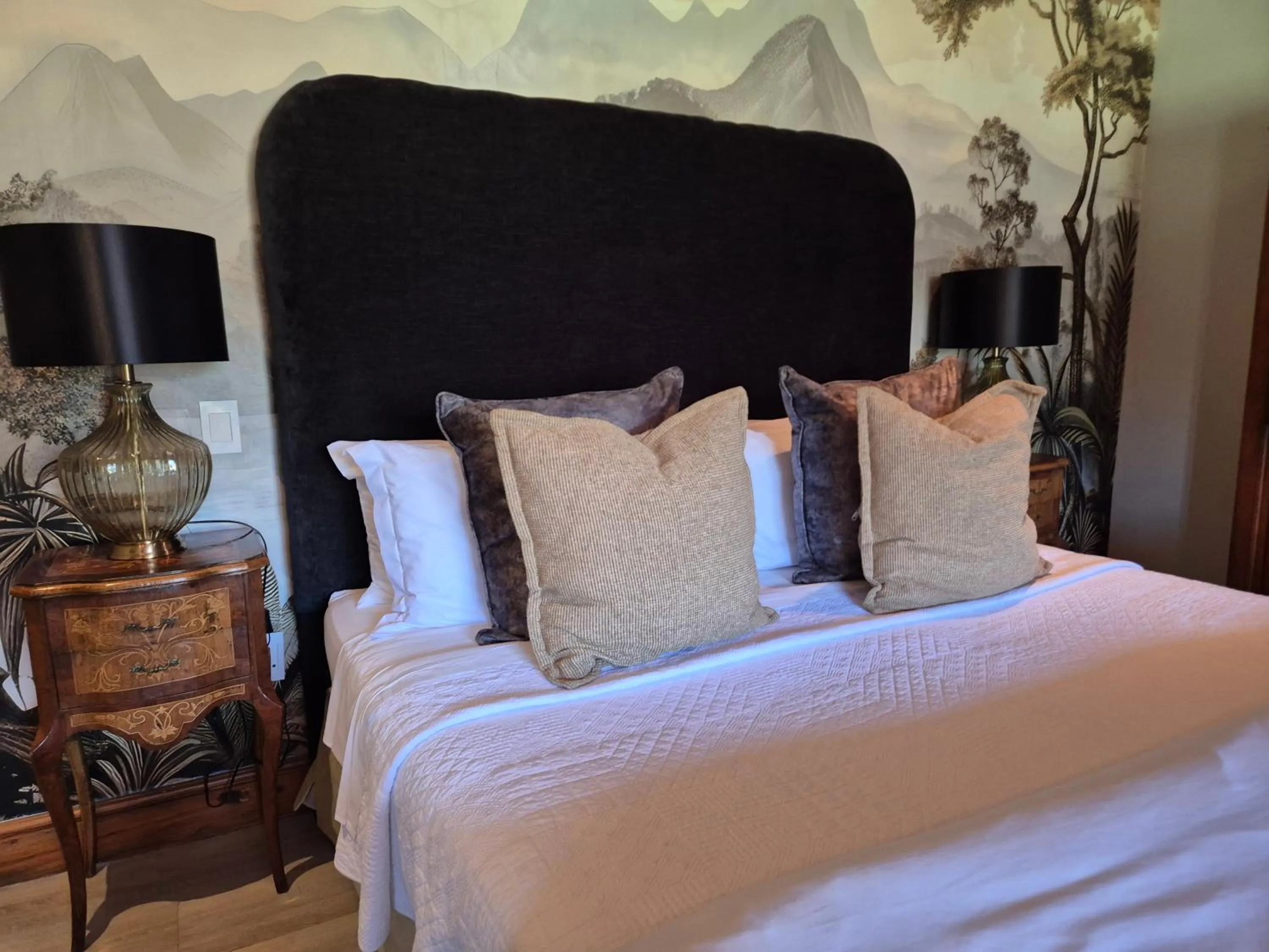 Property building, Bed in Webersburg