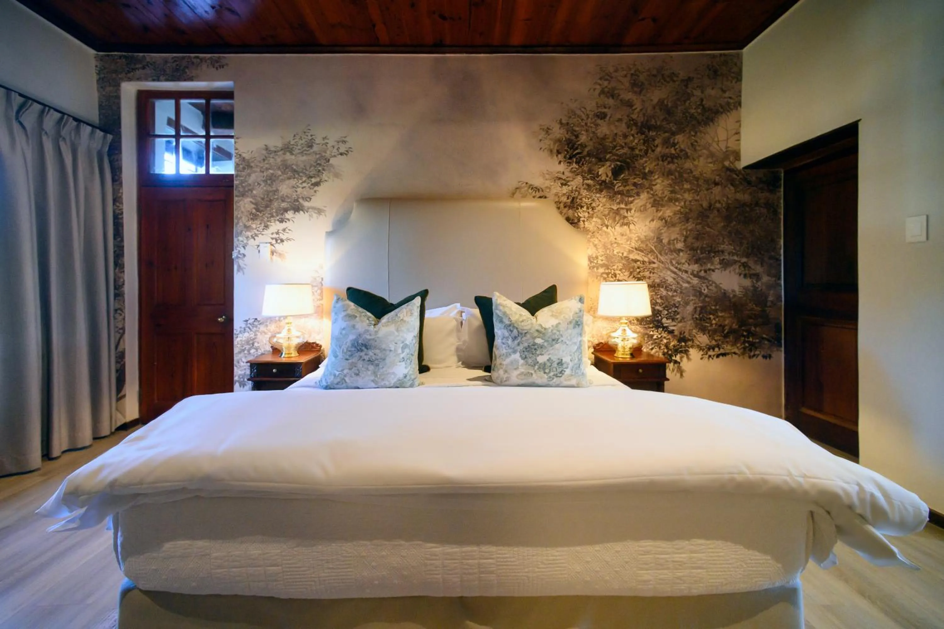 Property building, Bed in Webersburg