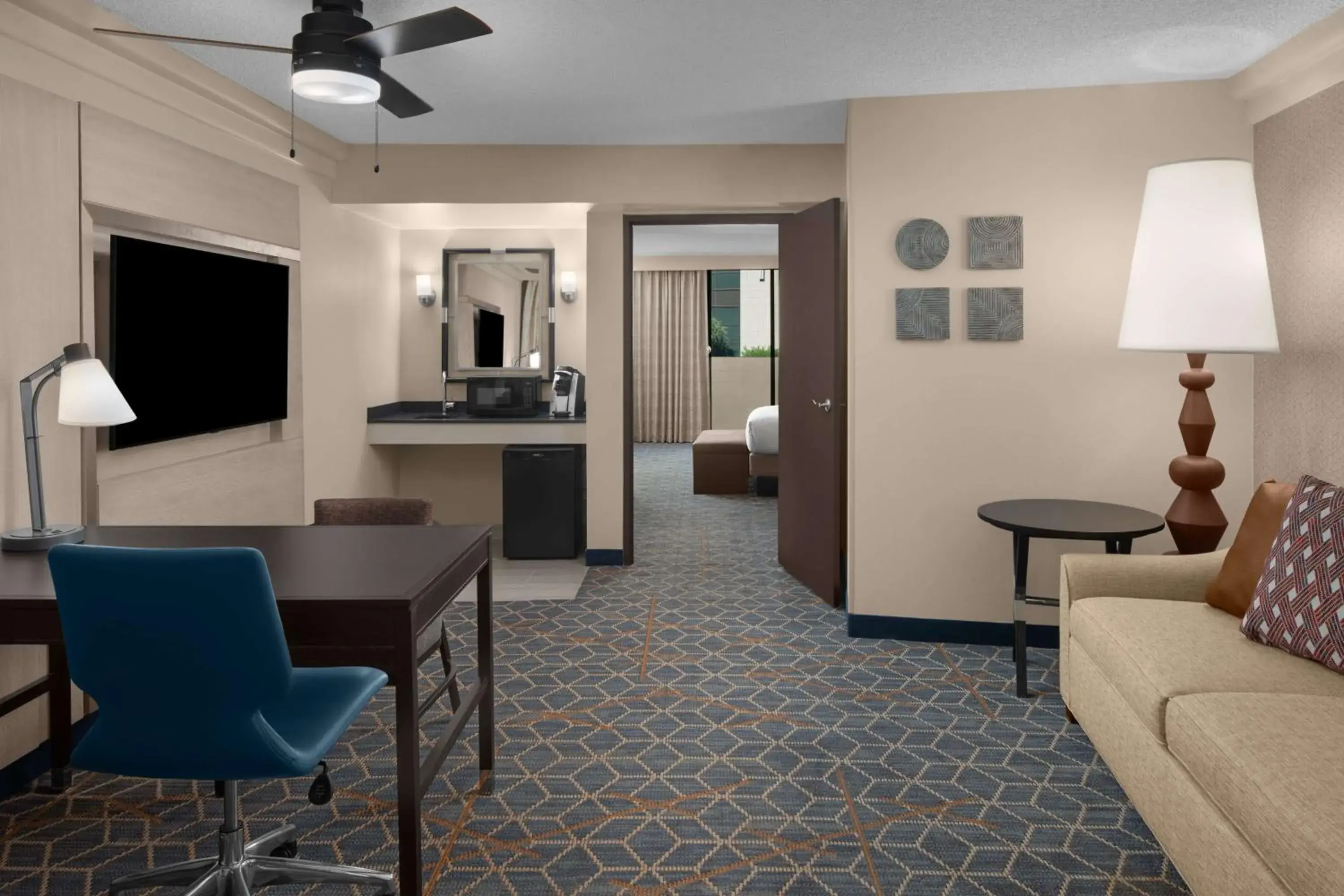 One-Bedroom King Suite with Mobility Accessible Tub in Embassy Suites by Hilton Phoenix Biltmore One-Bedroom King Suite with Mobility Accessible Tub in Embassy Suites by Hilton Phoenix Biltmore