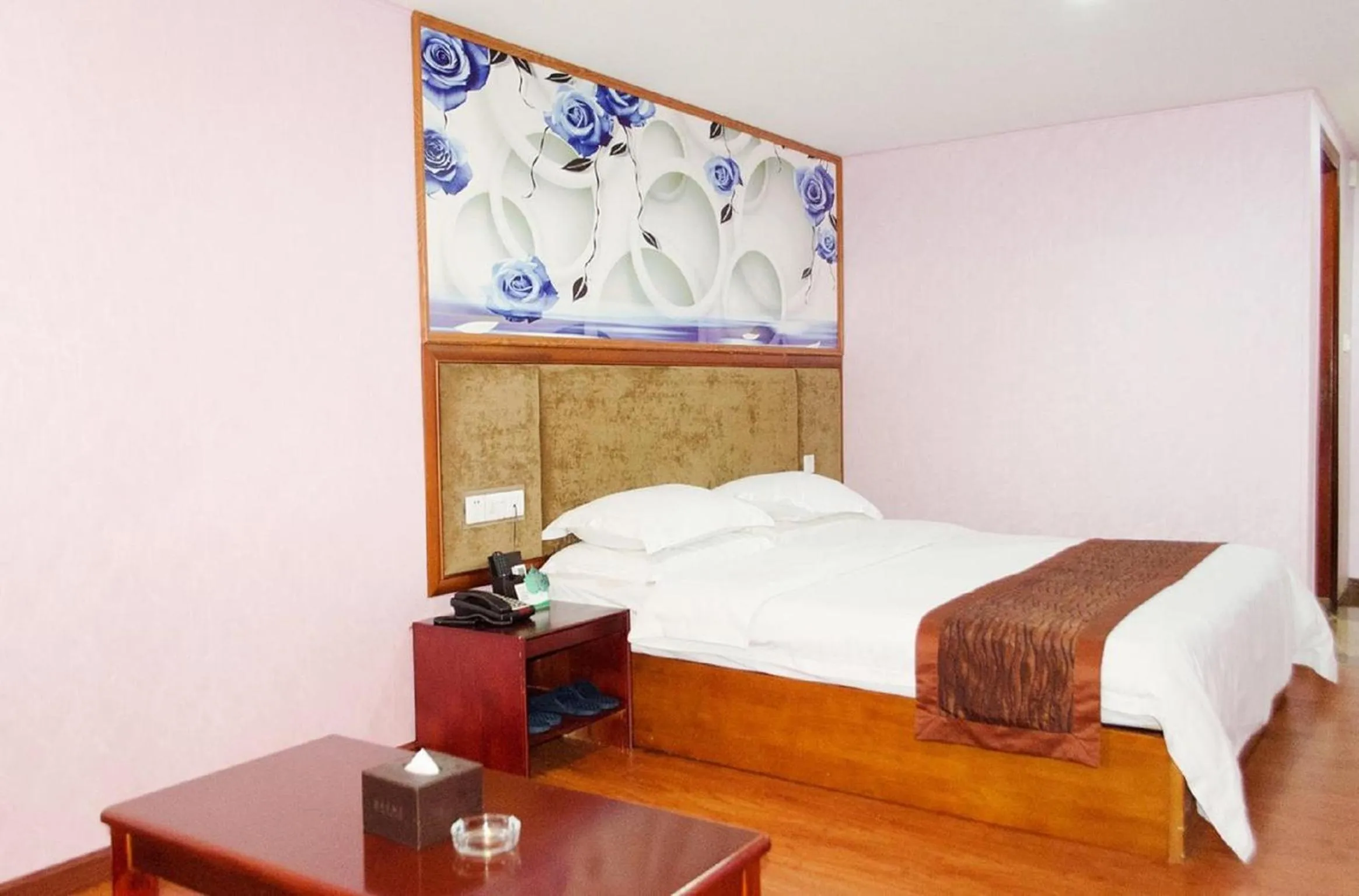 Photo of the whole room, Bed in Guangzhou JinTang Hotel