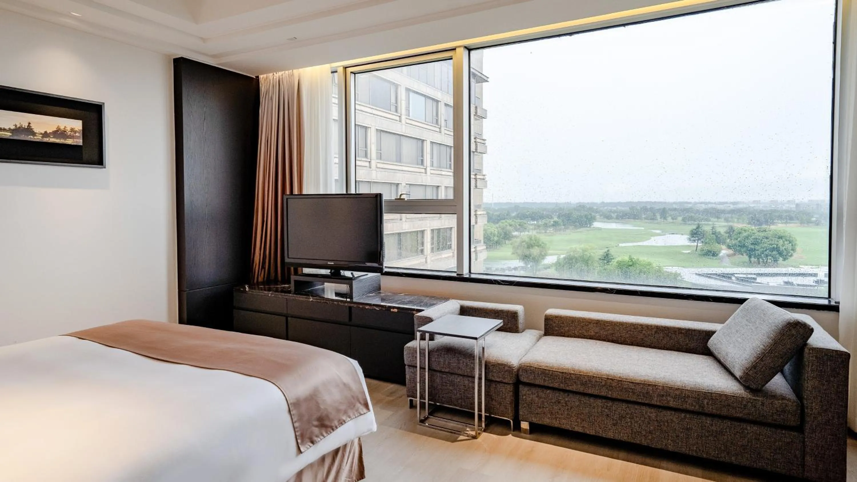 Photo of the whole room in Crowne Plaza Shanghai Anting, an IHG Hotel