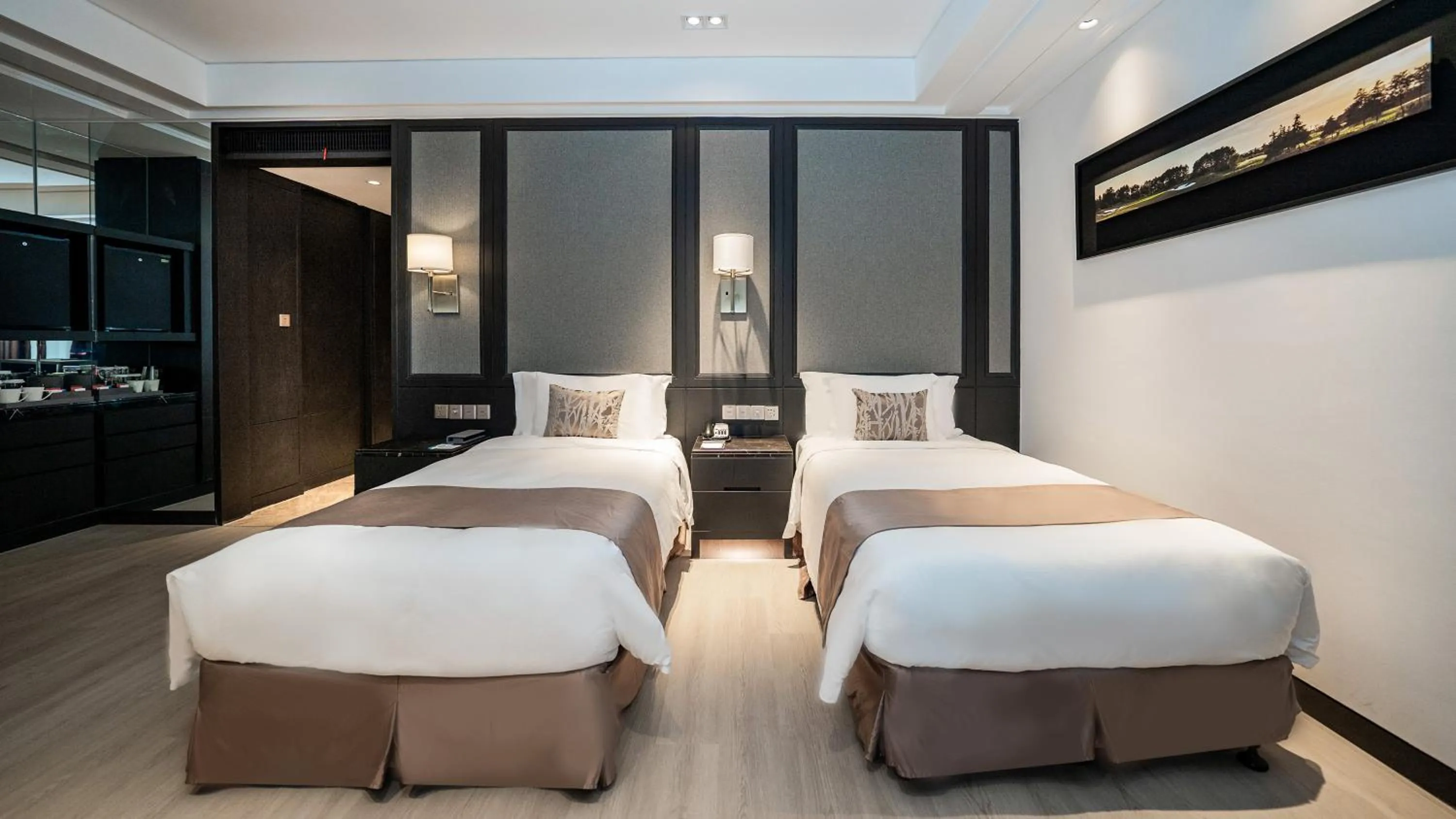 Bed in Crowne Plaza Shanghai Anting, an IHG Hotel