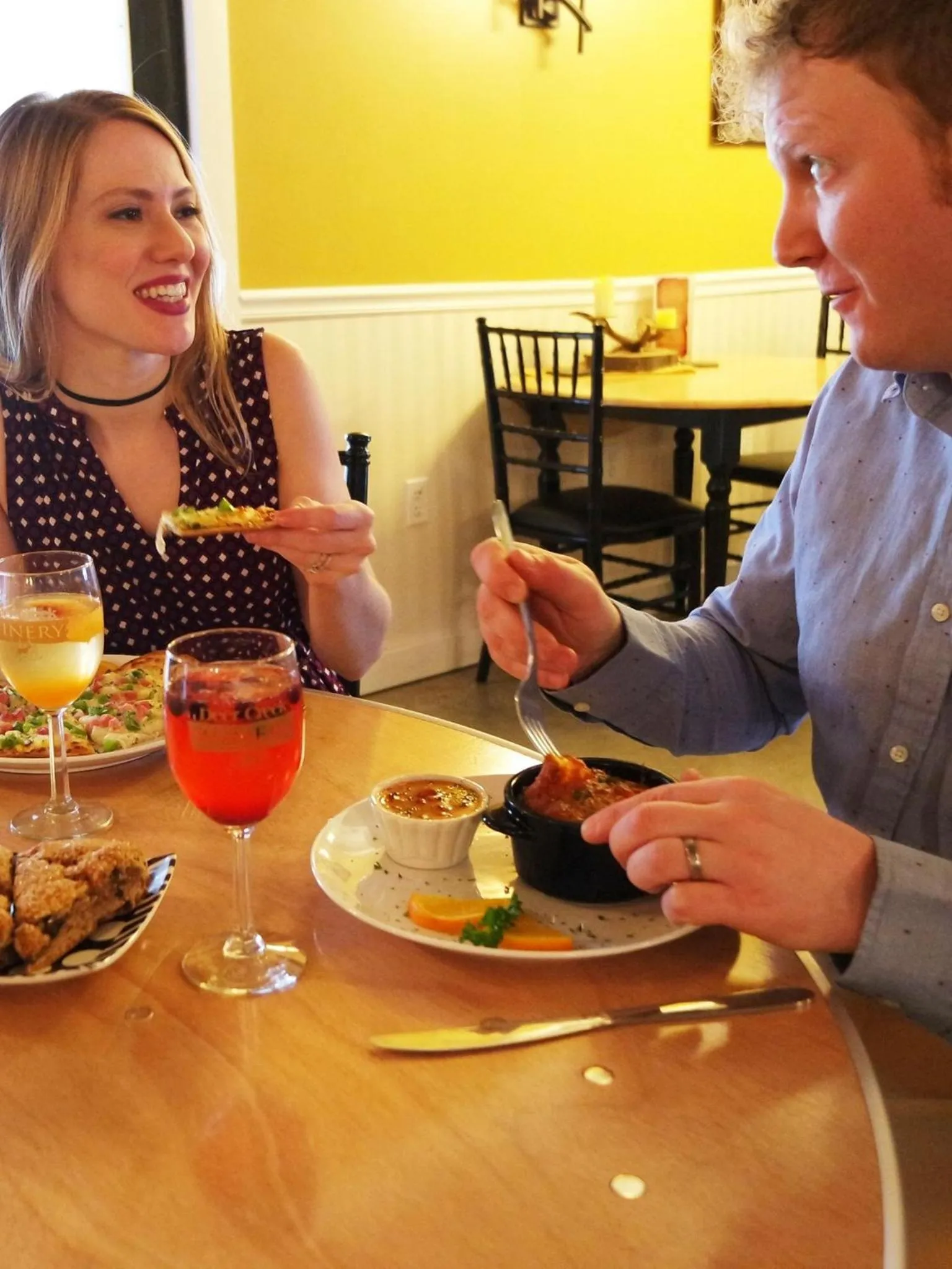 Food and drinks in Deer Creek Winery at Watson Estate