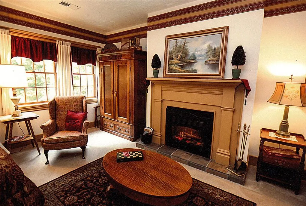 Deer Creek Winery at Watson Estate