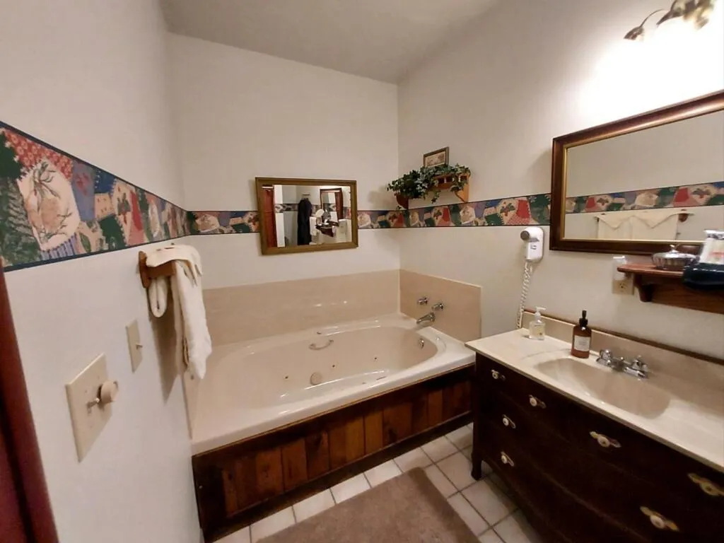 Hot Tub in Deer Creek Winery at Watson Estate