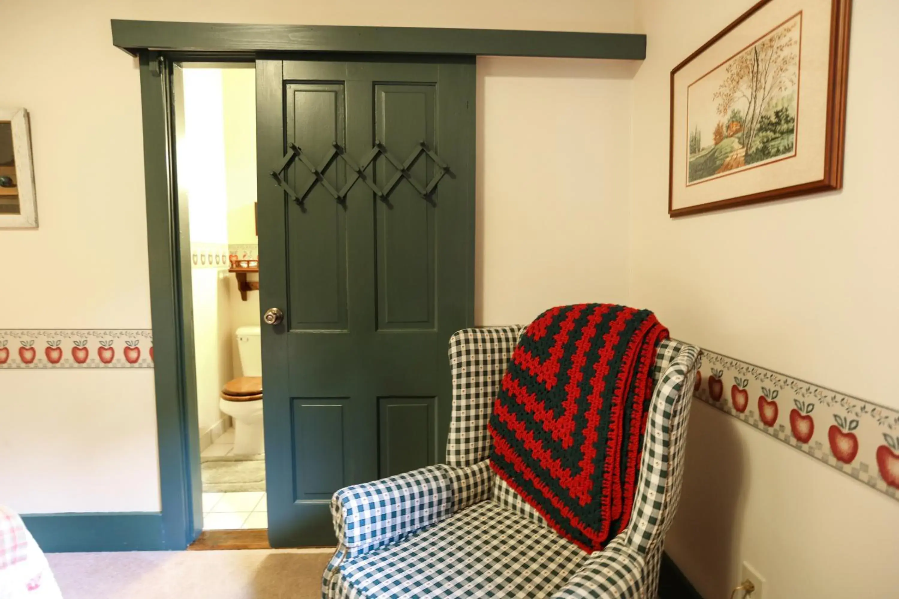 Deluxe Queen Room in Deer Creek Winery at Watson Estate Deluxe Queen Room in Deer Creek Winery at Watson Estate