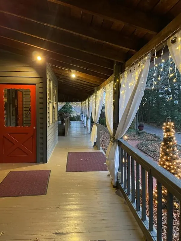 Deer Creek Winery at Watson Estate