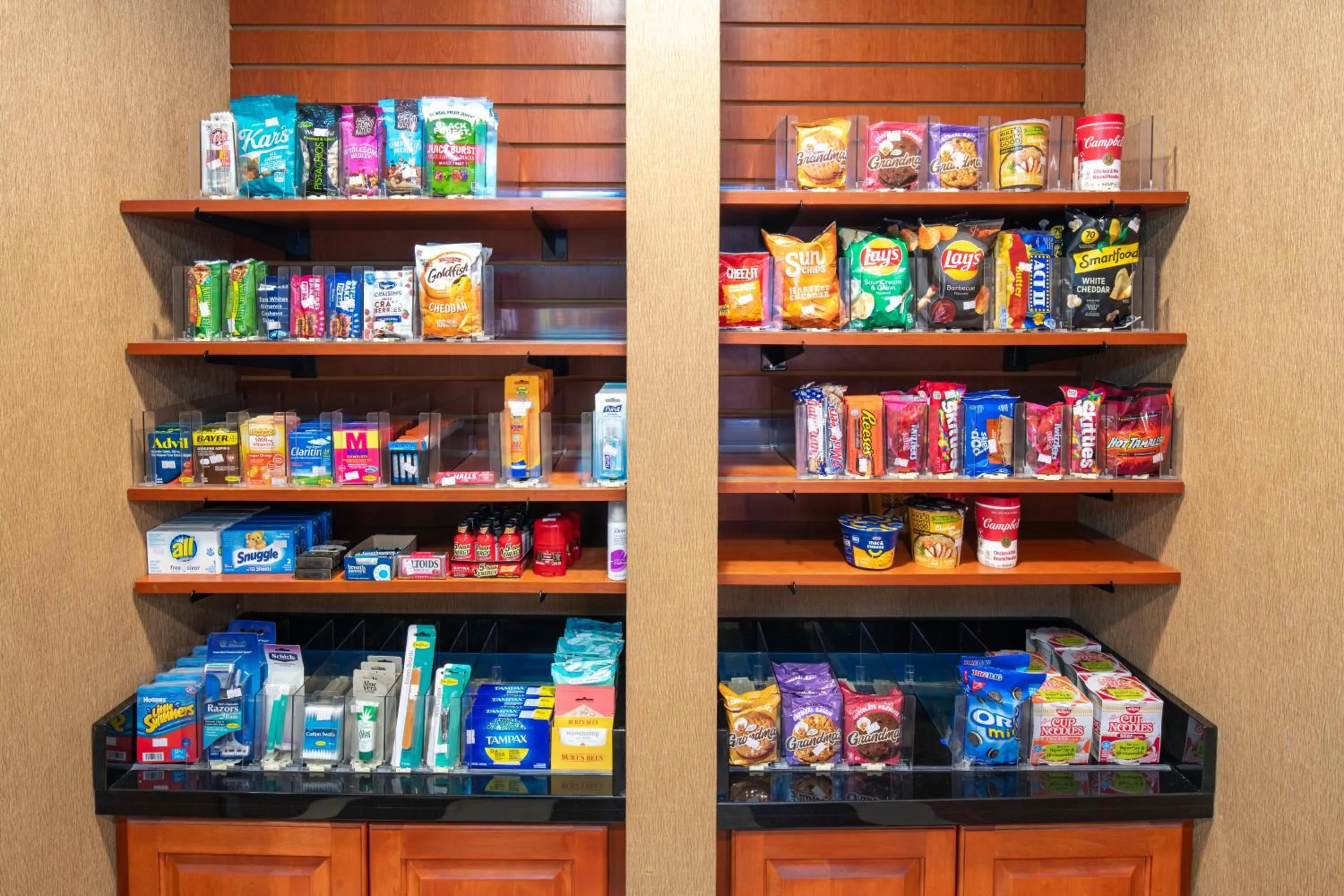 vending machine in Newly Renovated Hampton Inn Omaha West Lakeside