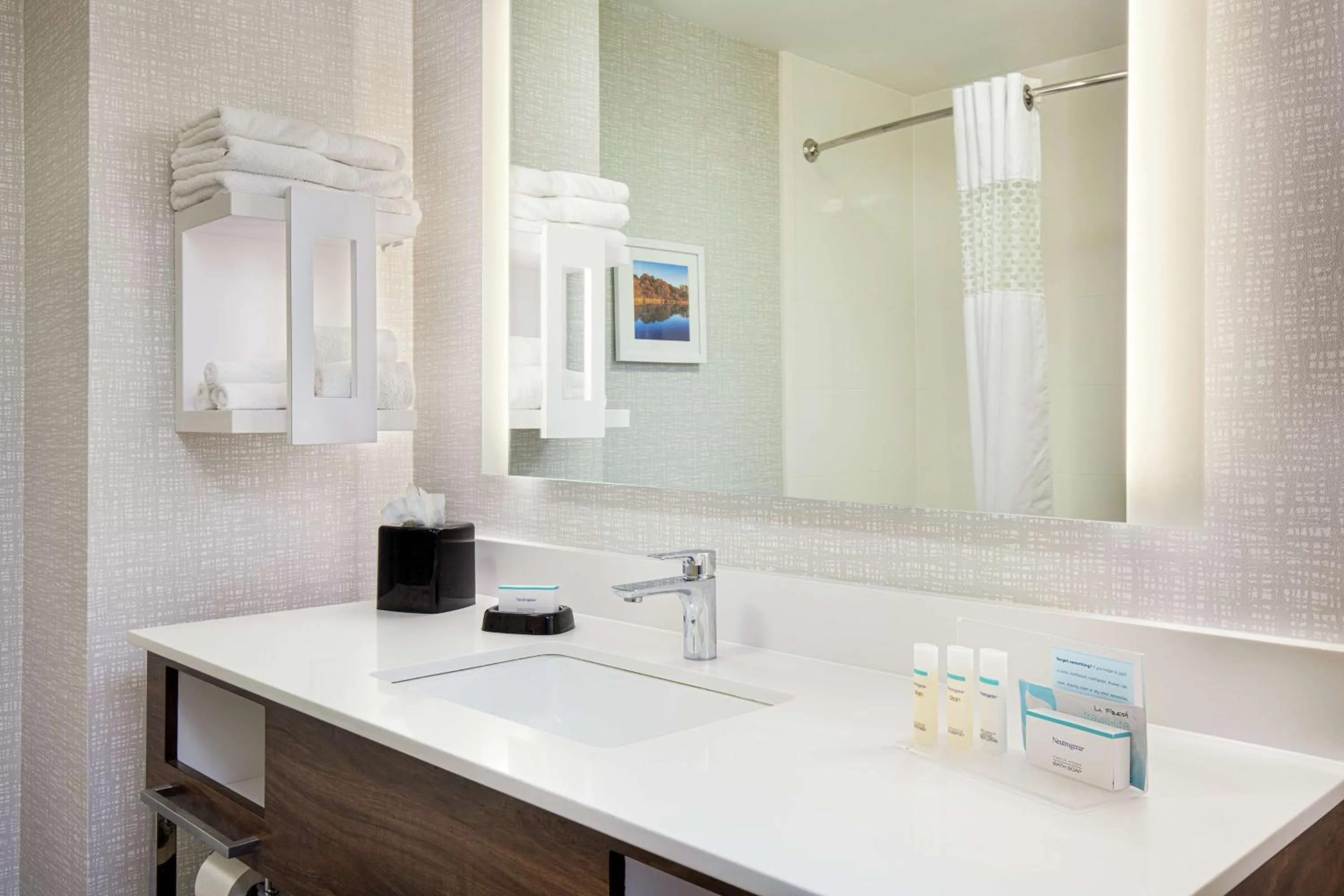 Bathroom in Newly Renovated Hampton Inn Omaha West Lakeside