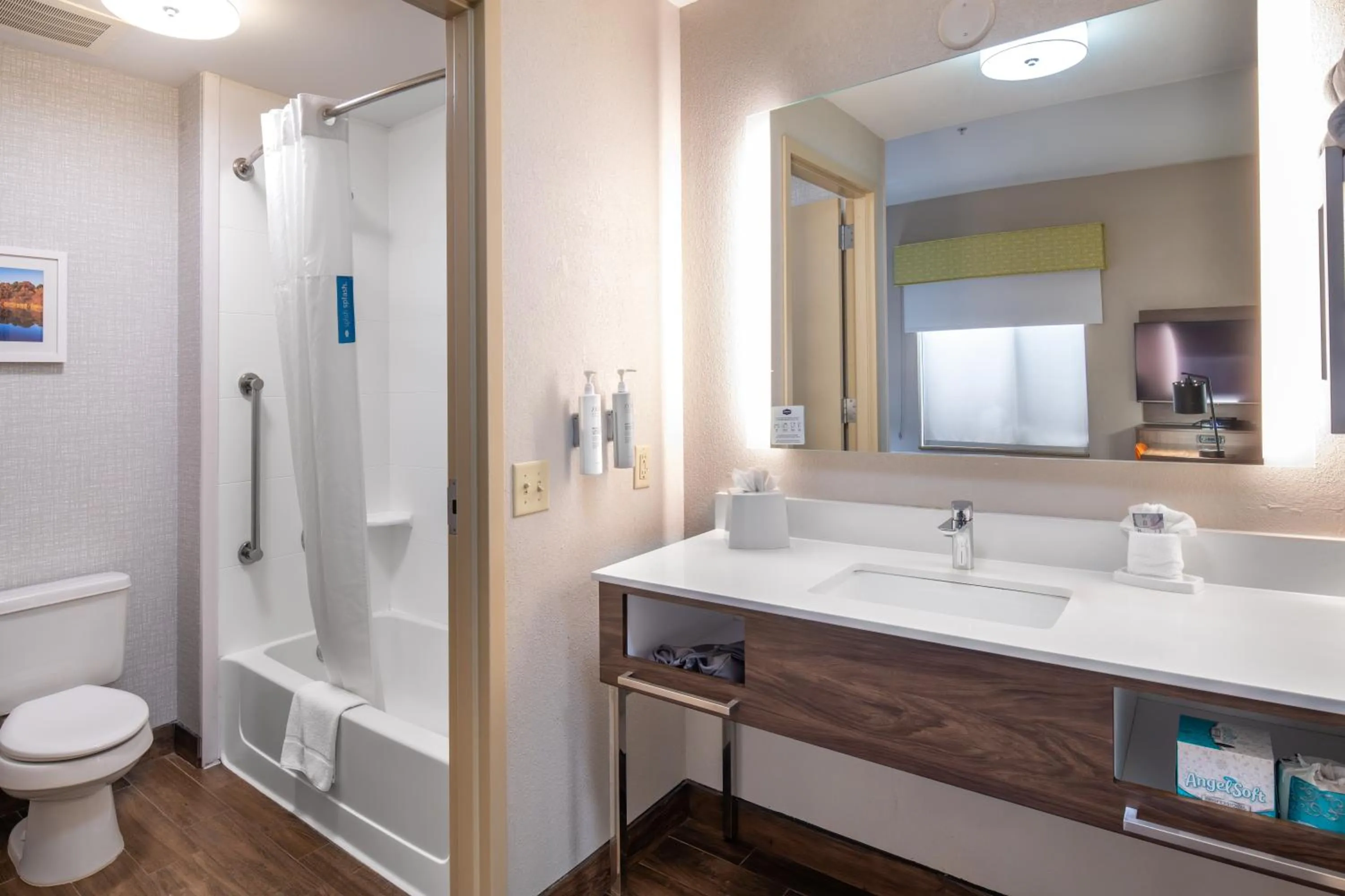 Bathroom in Newly Renovated Hampton Inn Omaha West Lakeside