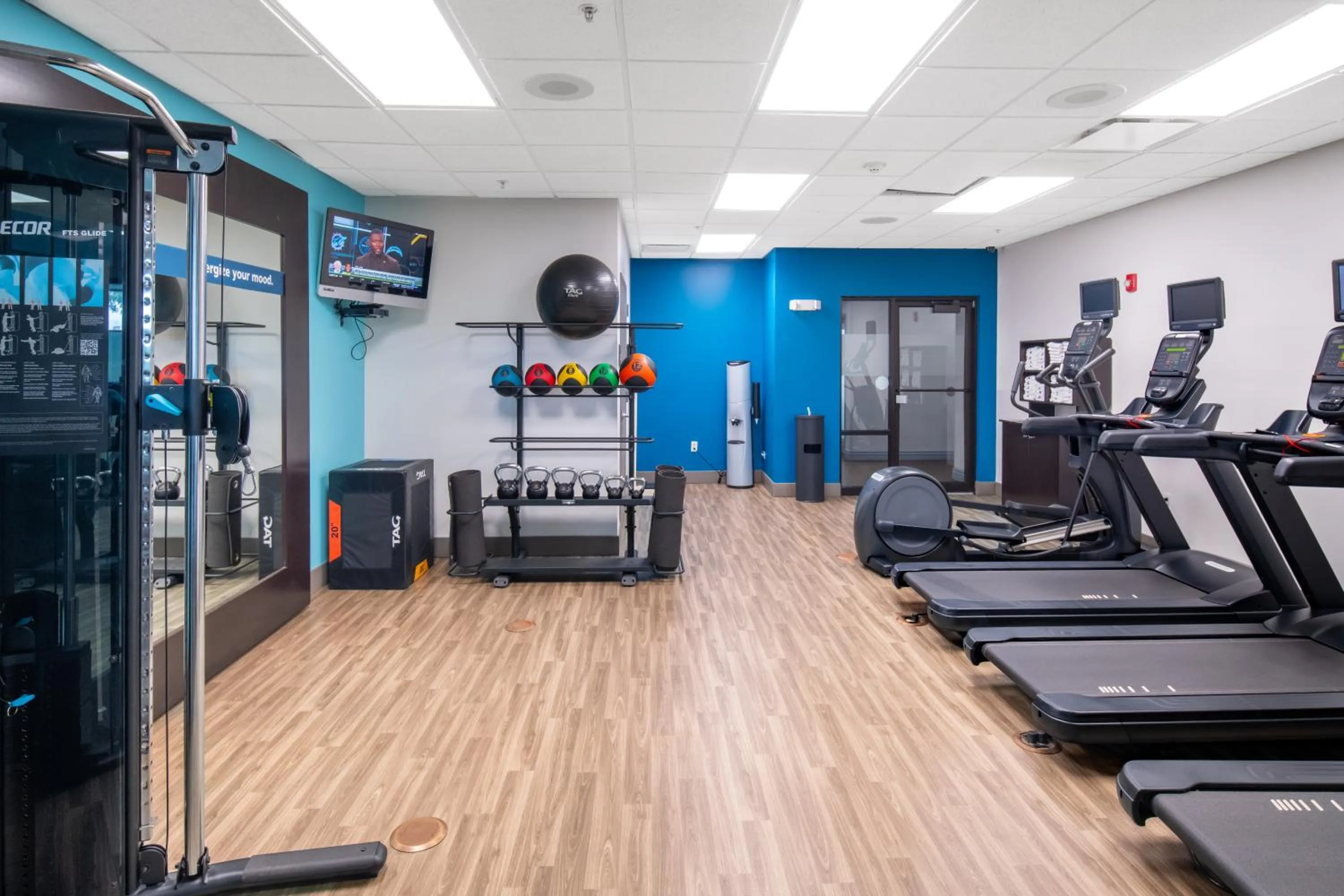 Fitness centre/facilities in Newly Renovated Hampton Inn Omaha West Lakeside