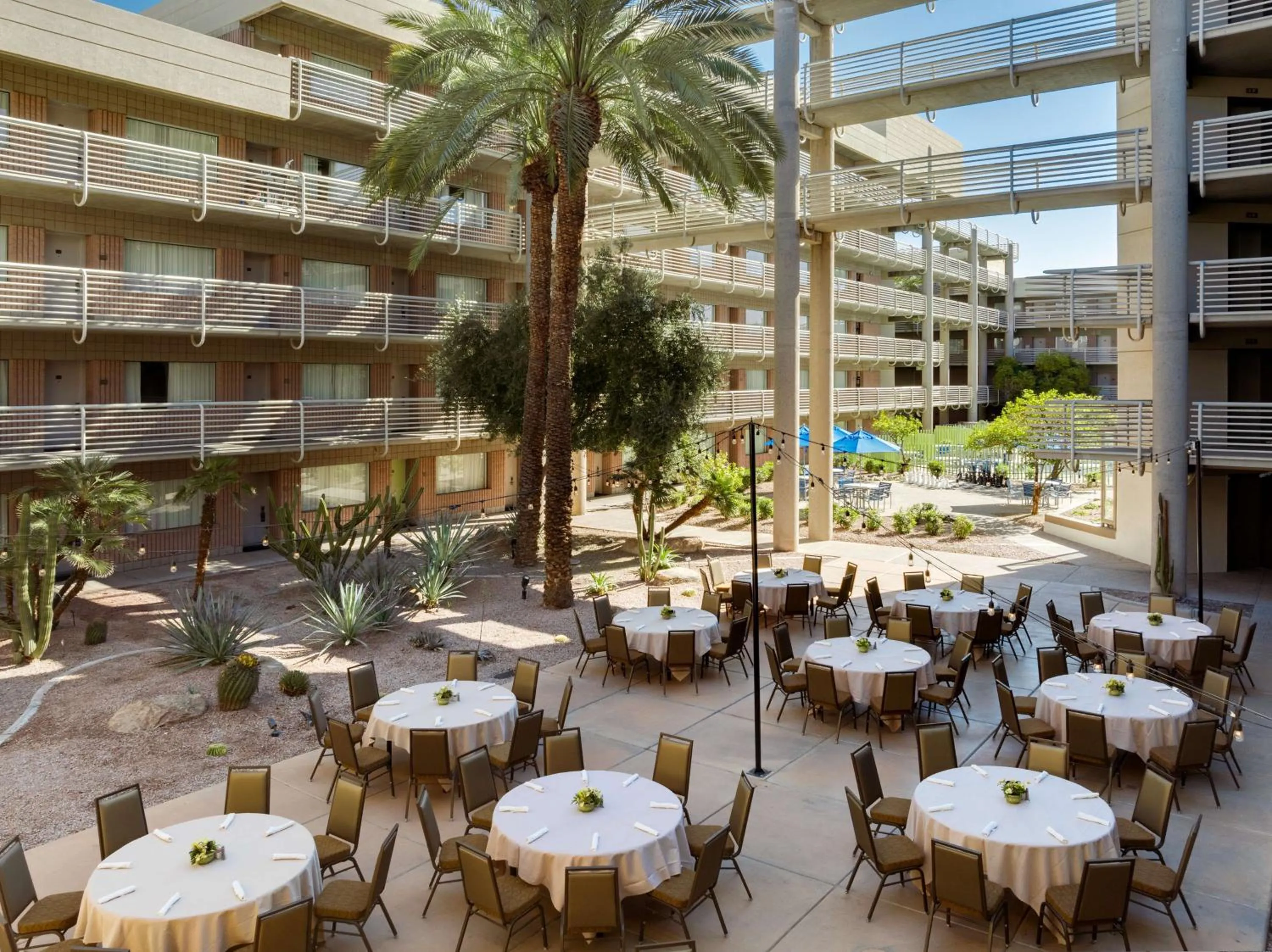 Meeting/conference room in DoubleTree Suites by Hilton Phoenix