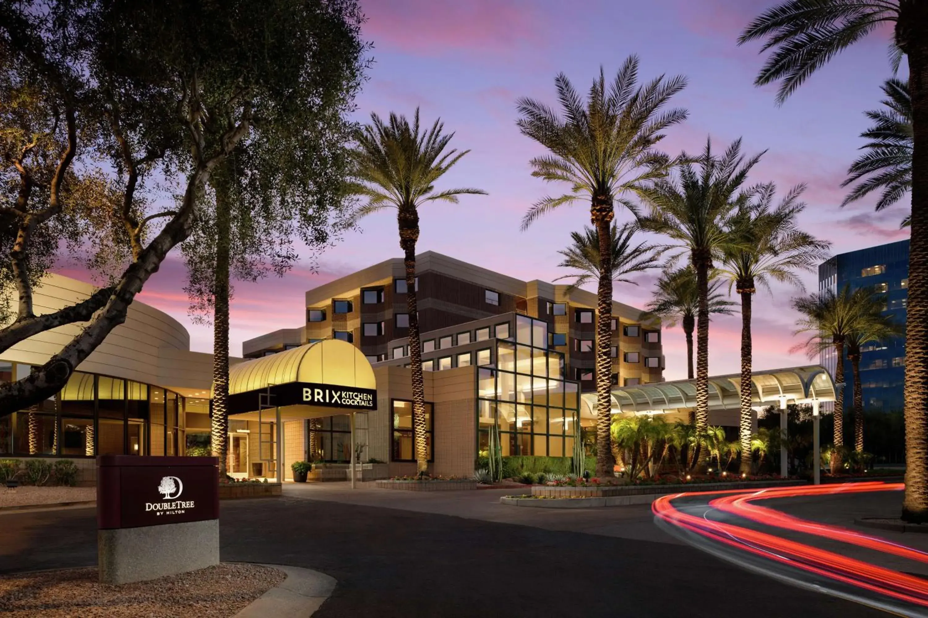 Property building in DoubleTree Suites by Hilton Phoenix Property building in DoubleTree Suites by Hilton Phoenix