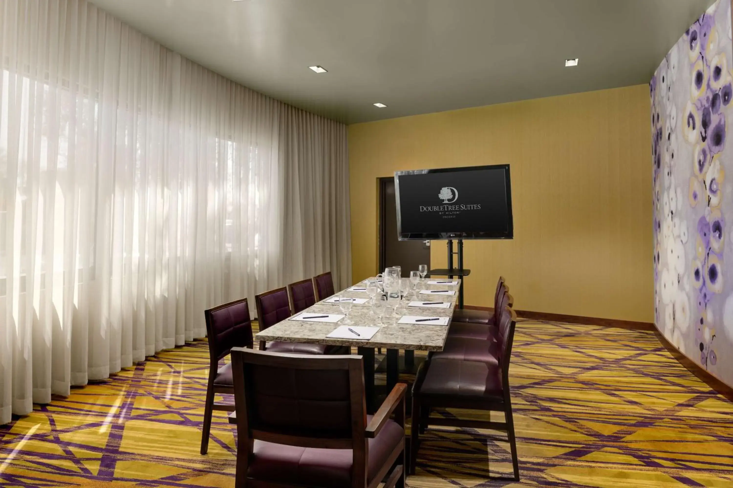 Restaurant/places to eat in DoubleTree Suites by Hilton Phoenix Restaurant/places to eat in DoubleTree Suites by Hilton Phoenix