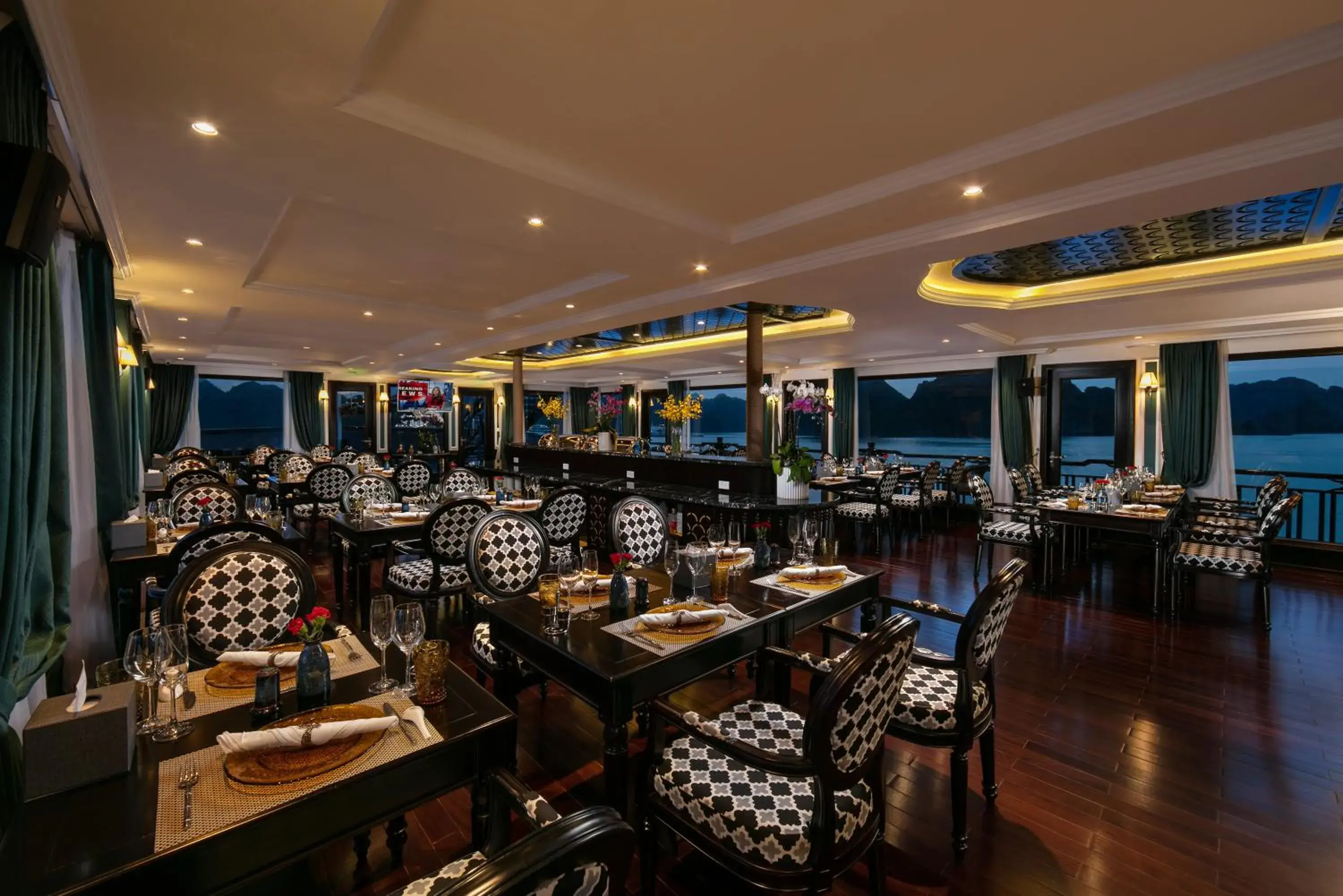 Restaurant/places to eat in Genesis Luxury Regal Cruise by Premier Group Restaurant/places to eat in Genesis Luxury Regal Cruise by Premier Group
