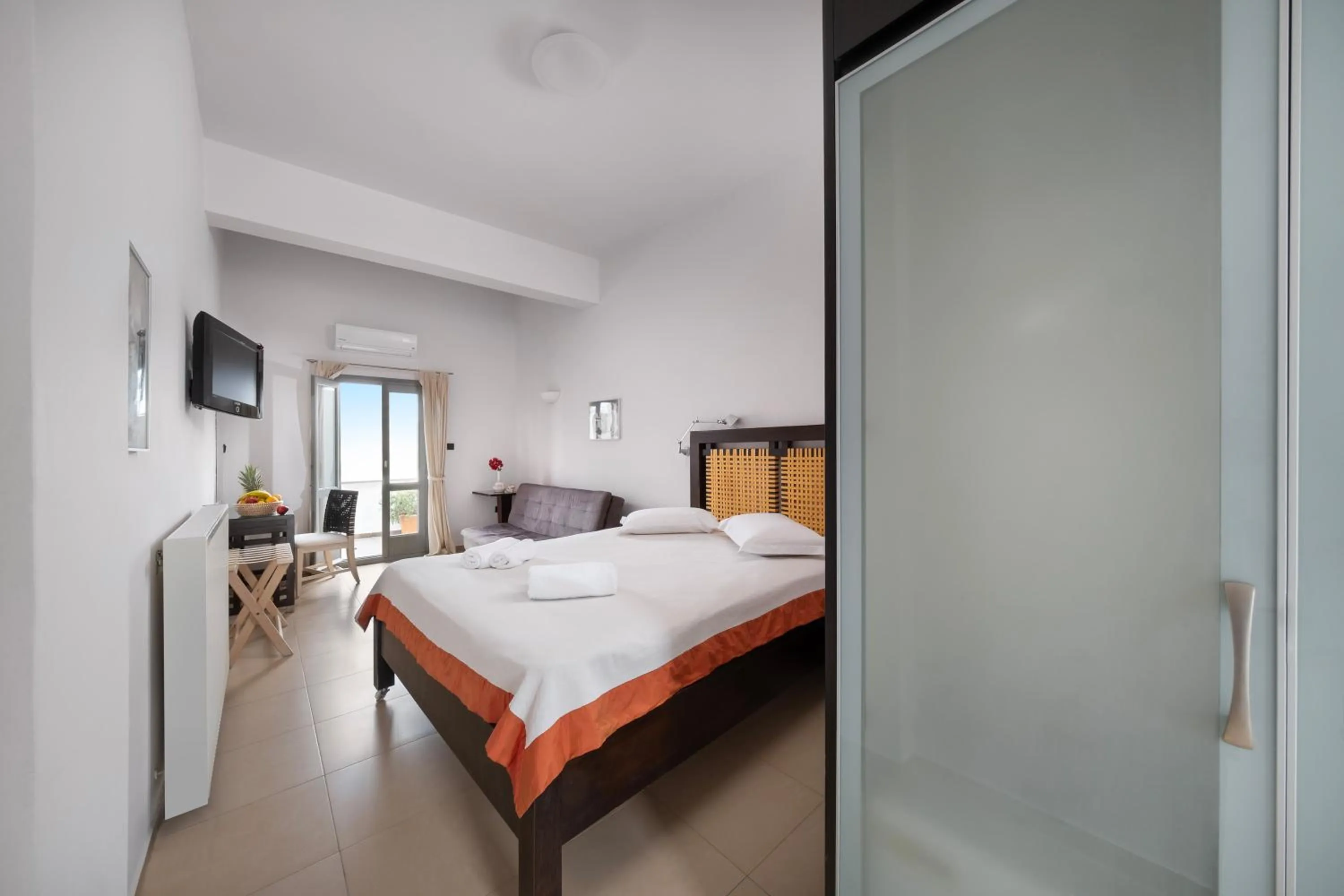 Superior Triple Room in Hotel Nefeli