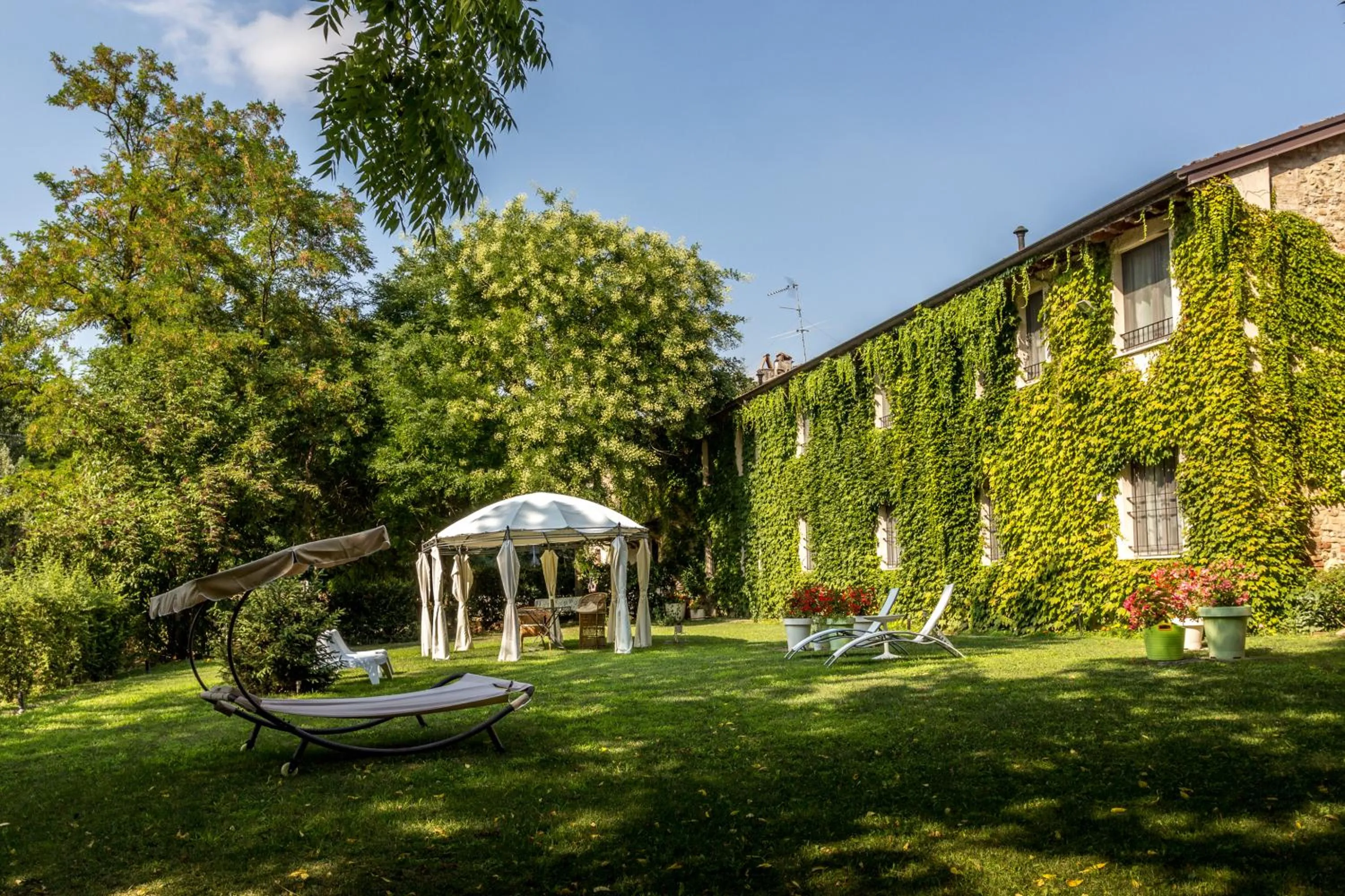 Day in La Maison De Vì