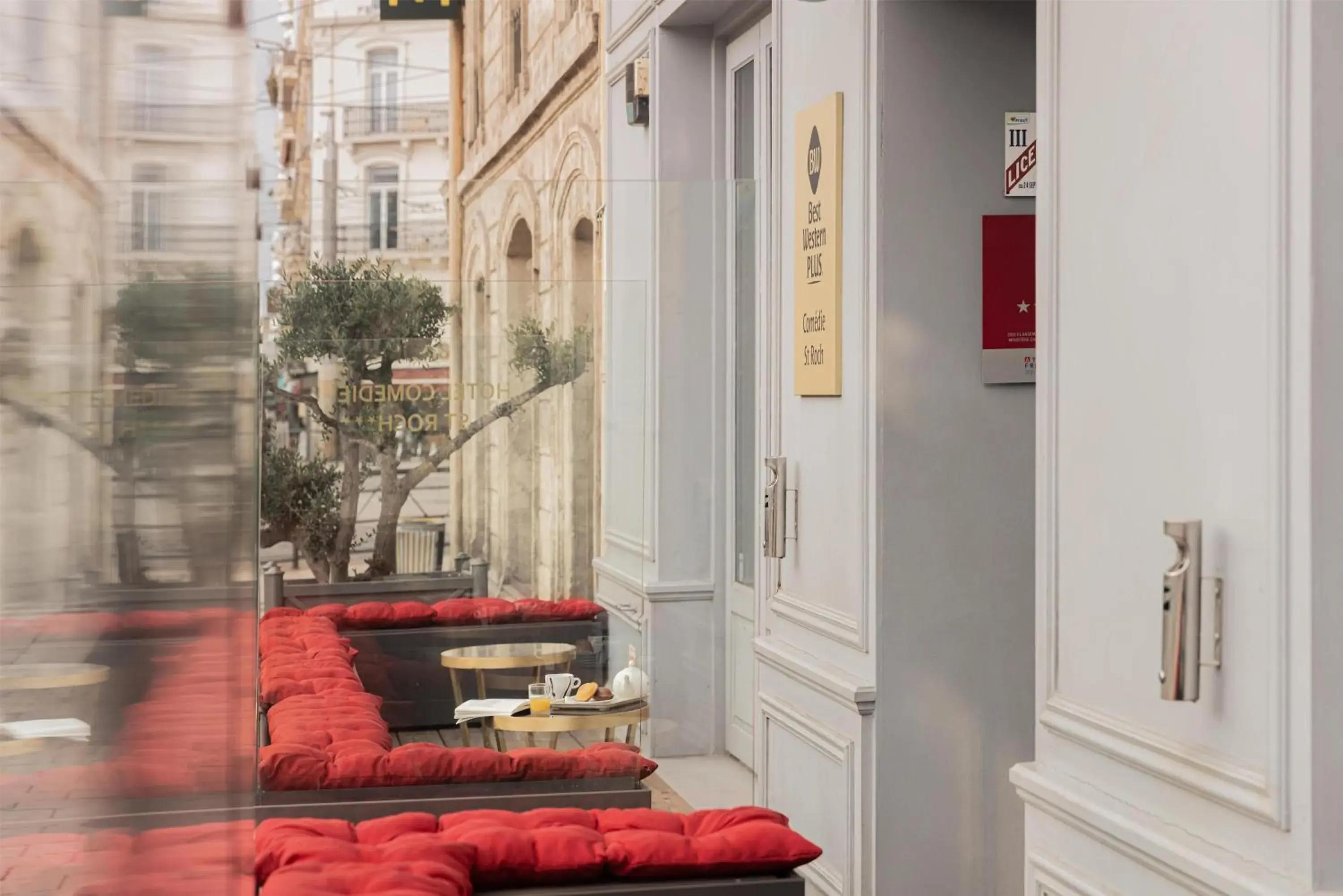 Property building in Best Western Plus Comedie Saint Roch Property building in Best Western Plus Comedie Saint Roch