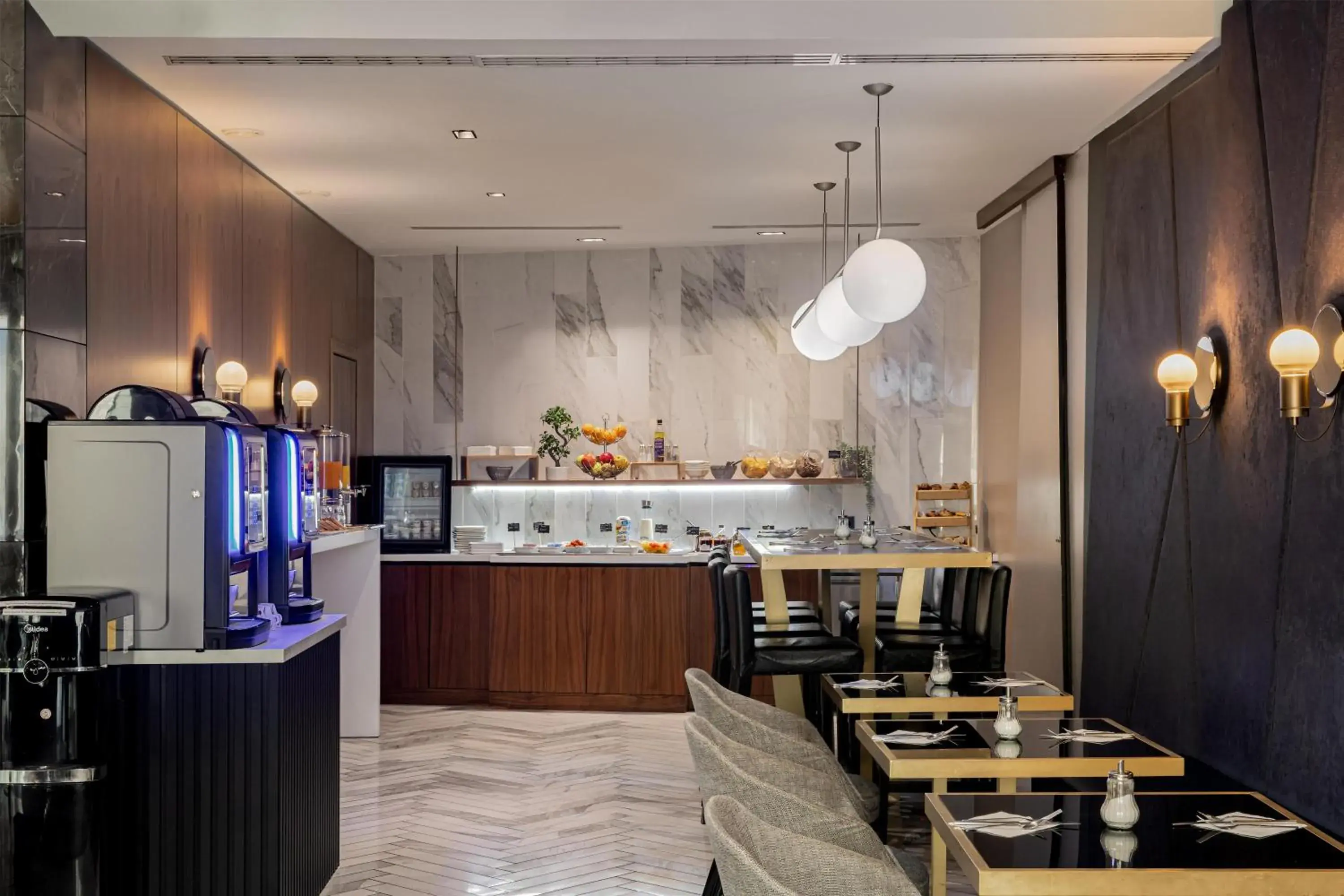 Breakfast in Best Western Plus Comedie Saint Roch Breakfast in Best Western Plus Comedie Saint Roch