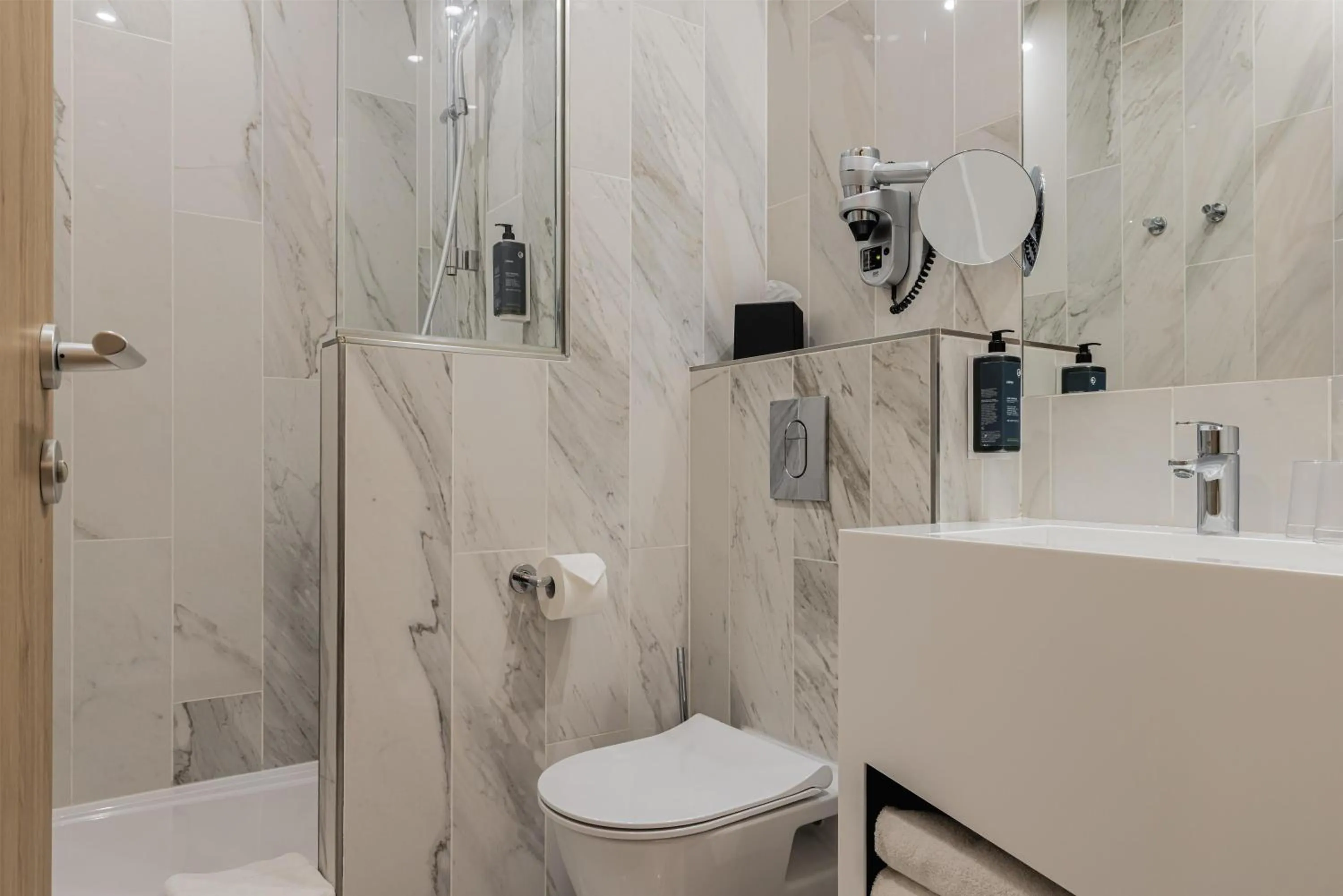 Bathroom in Best Western Plus Comedie Saint Roch