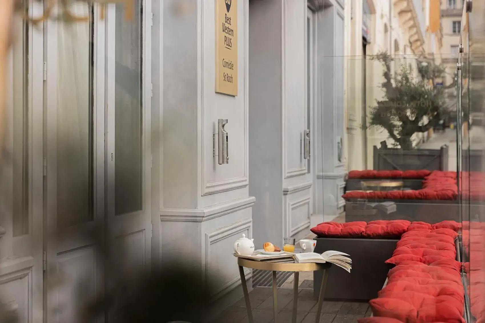 Property building in Best Western Plus Comedie Saint Roch Property building in Best Western Plus Comedie Saint Roch