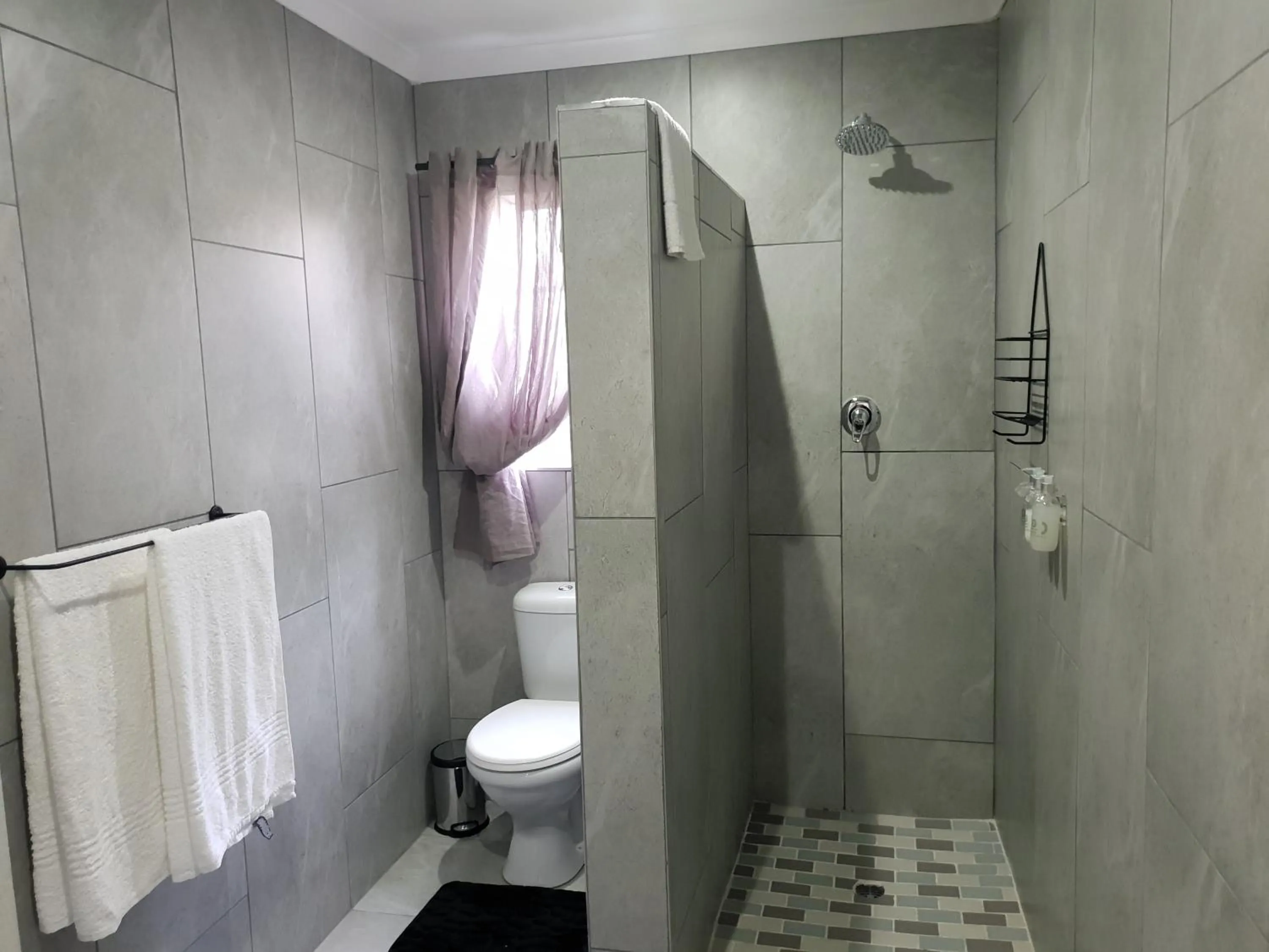 Shower in The Armagh Guesthouse