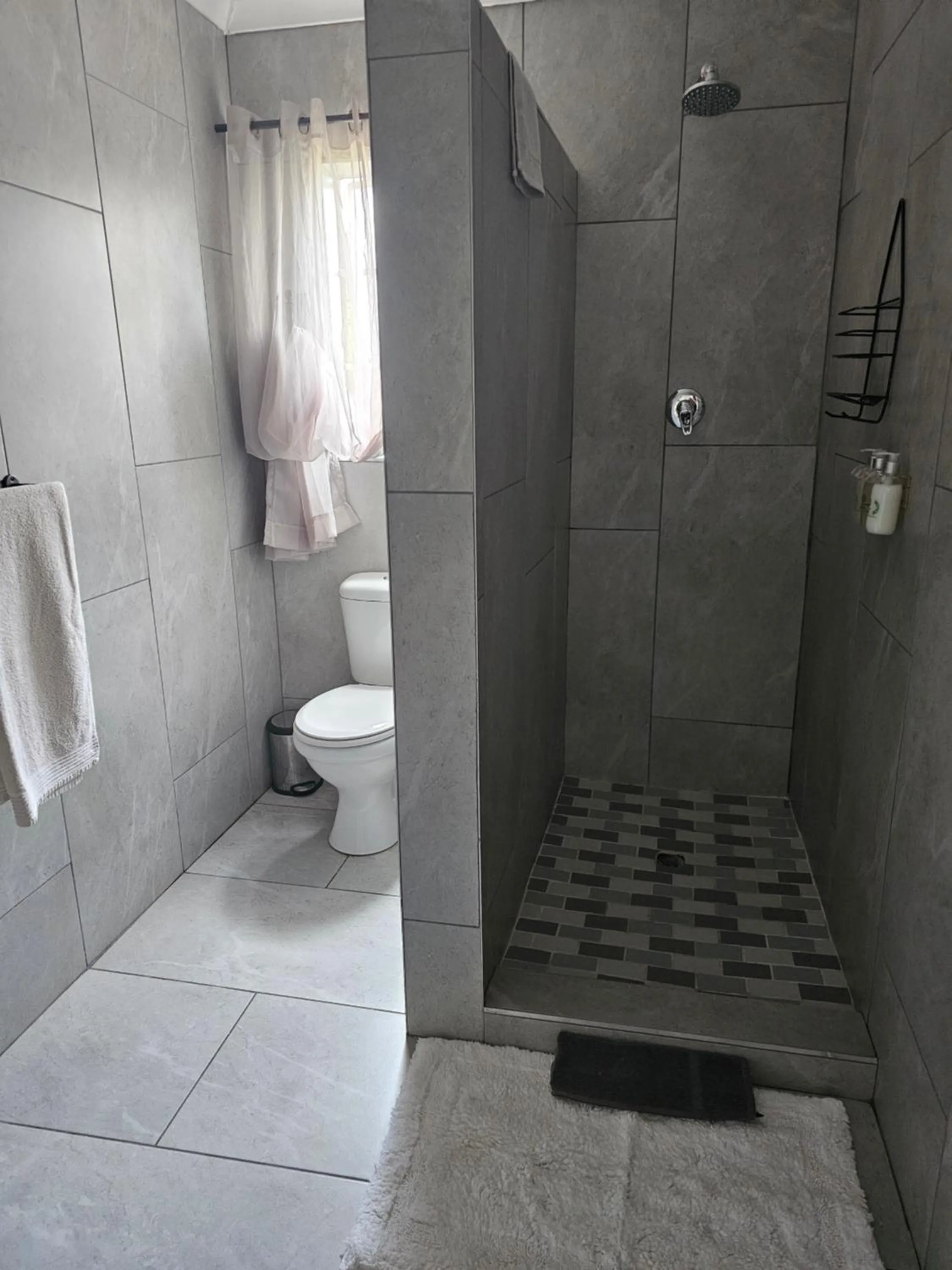 Shower in The Armagh Guesthouse