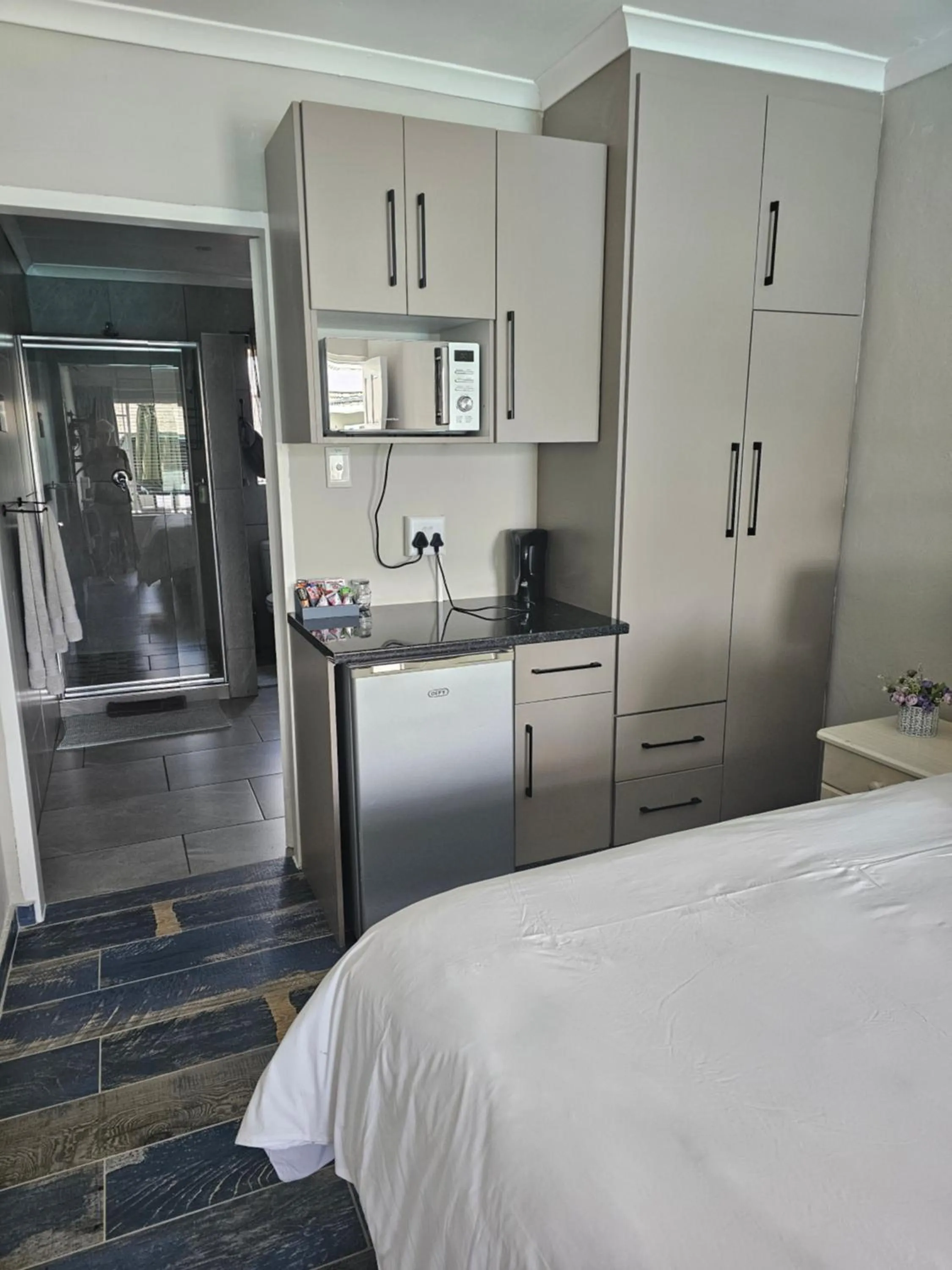 Kitchen or kitchenette, Bed in The Armagh Guesthouse