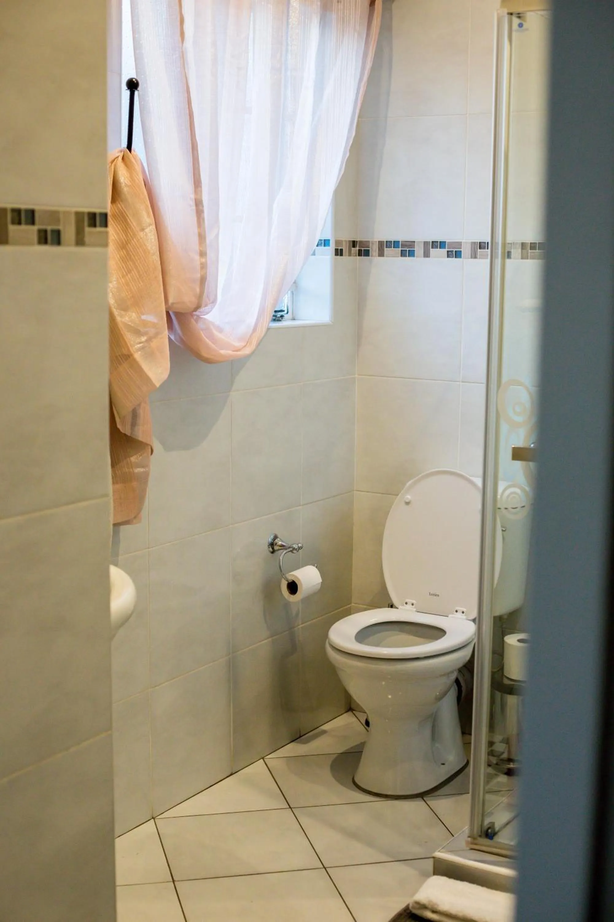 Toilet in The Armagh Guesthouse