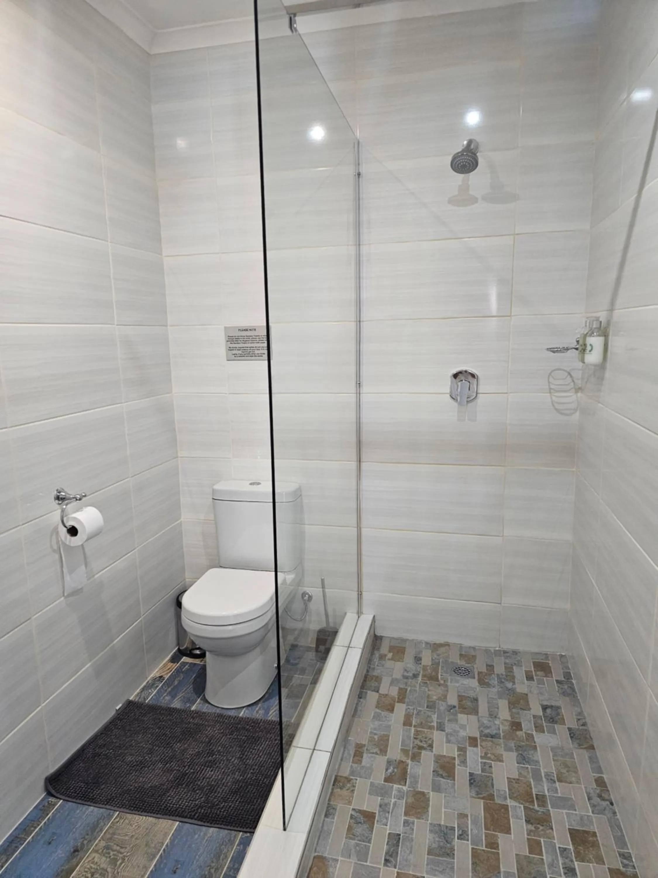 Shower in The Armagh Guesthouse