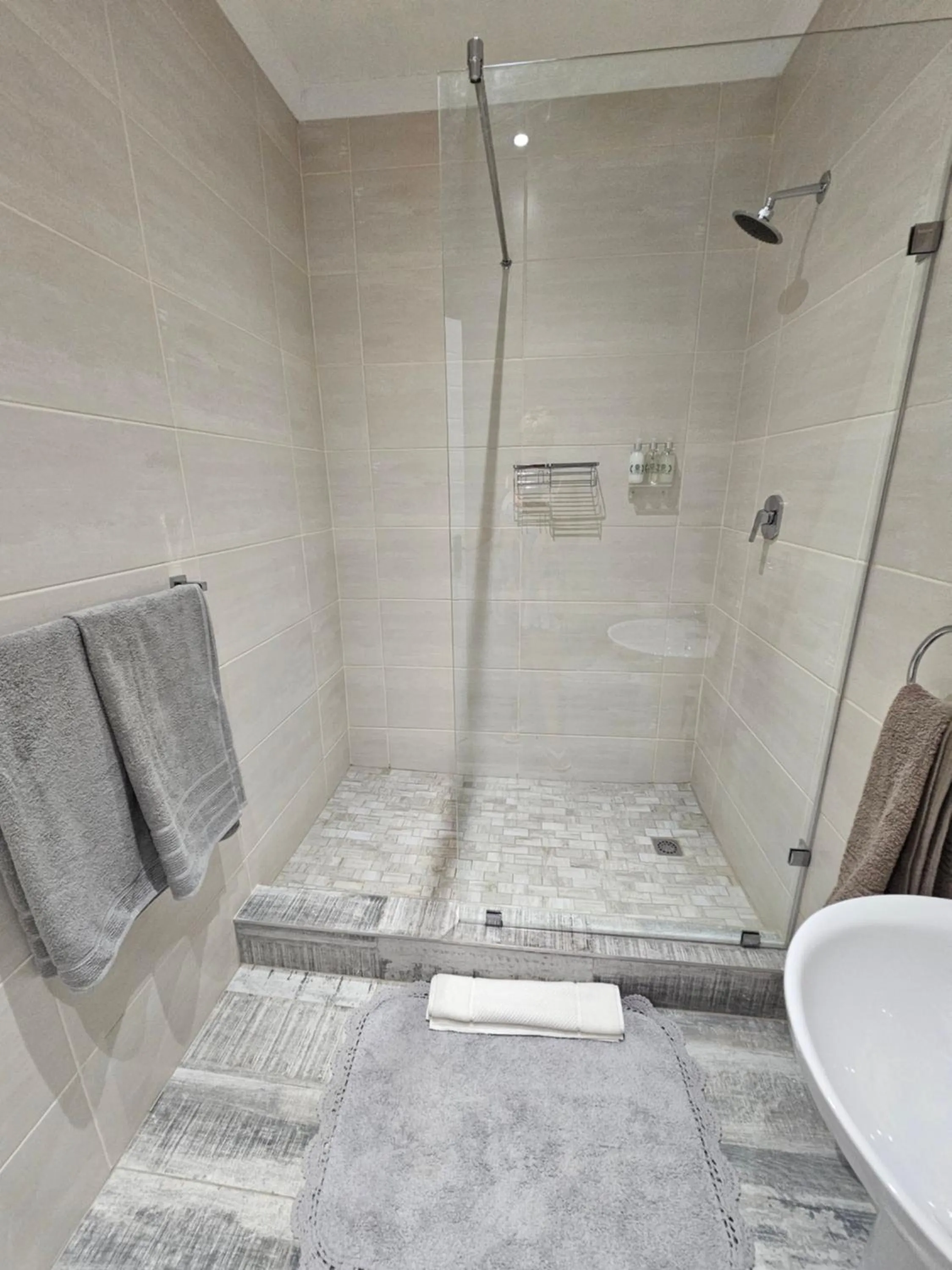 Shower in The Armagh Guesthouse