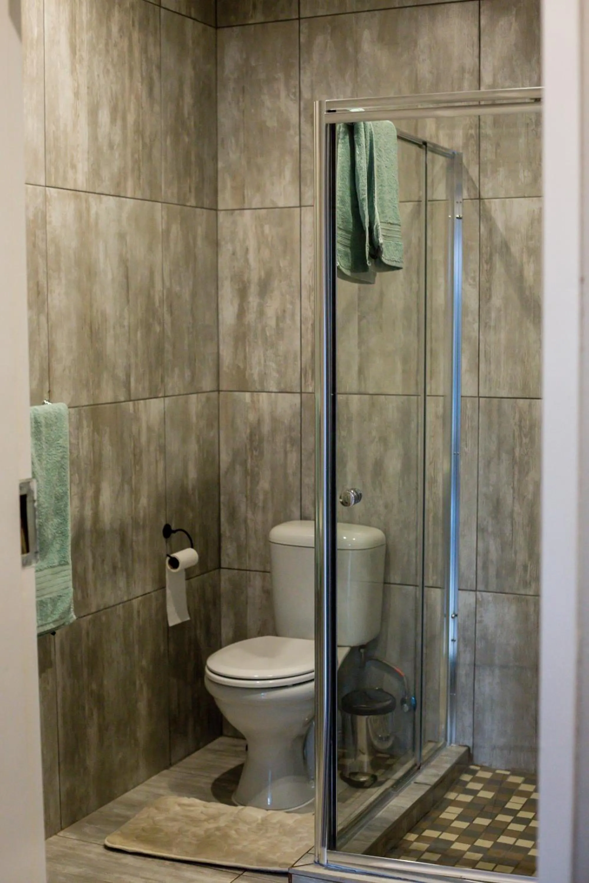 Shower in The Armagh Guesthouse