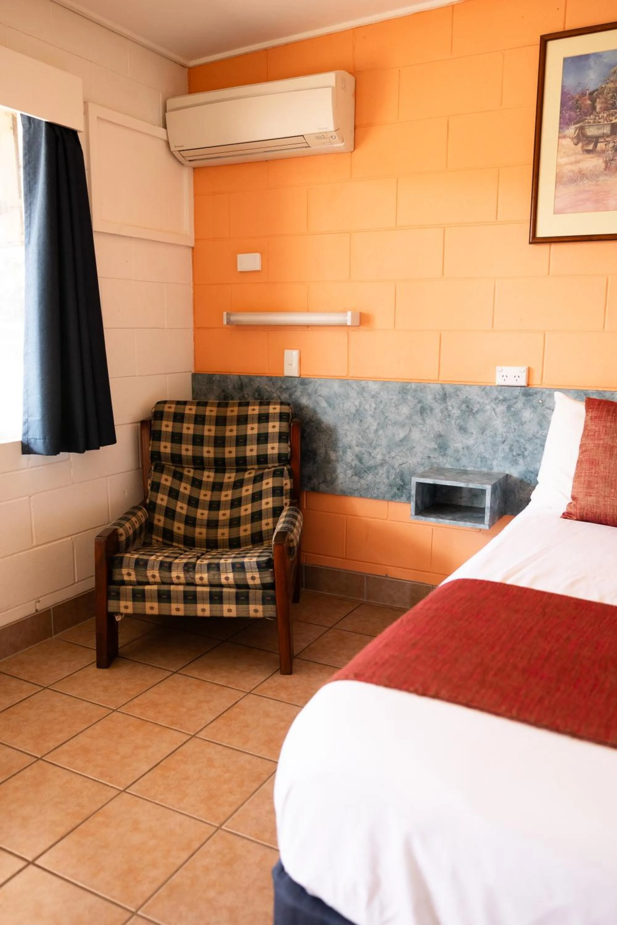 Bed in Wagon Wheel Motel