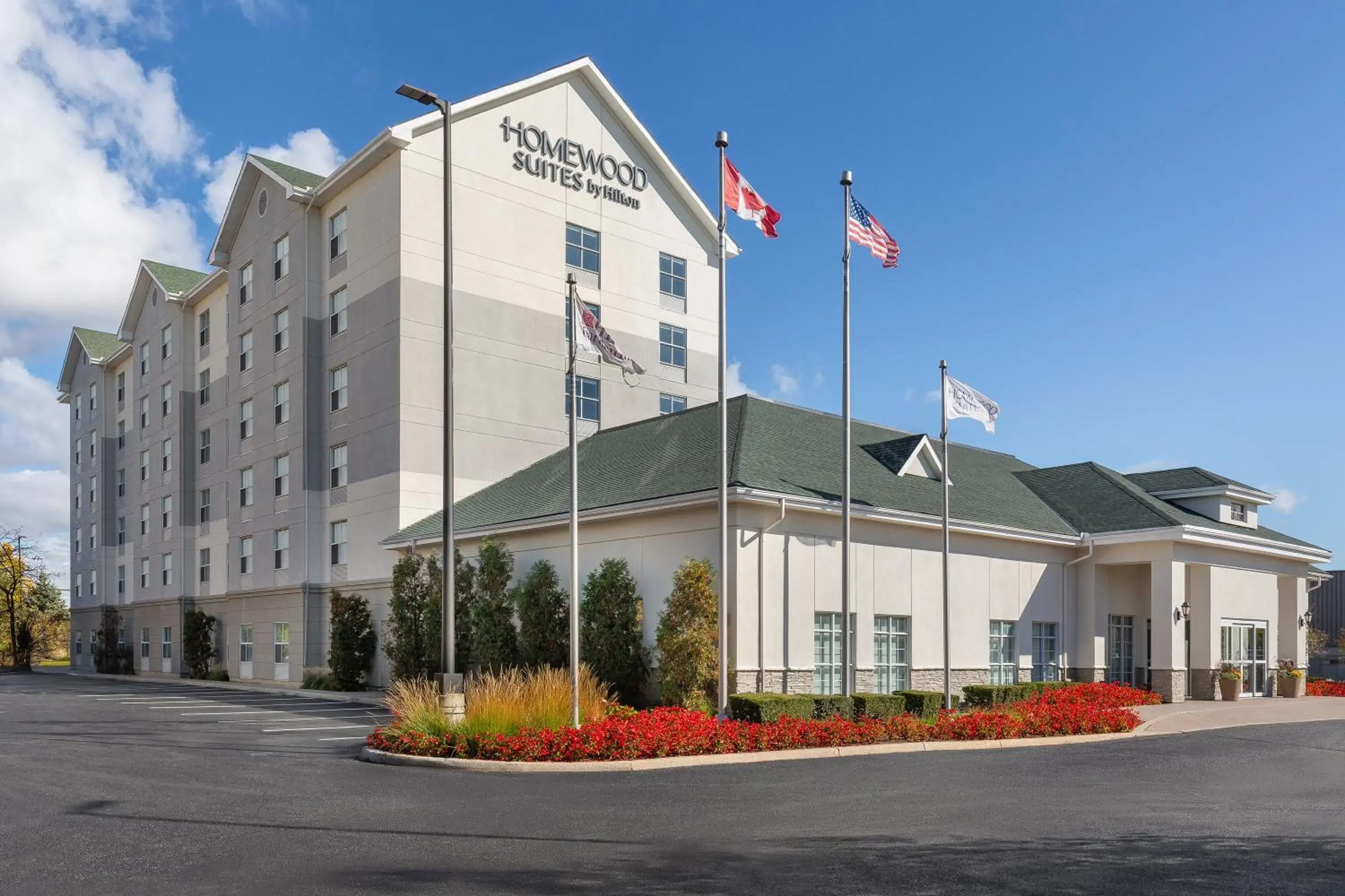 Property building in Homewood Suites by Hilton Burlington Property building in Homewood Suites by Hilton Burlington
