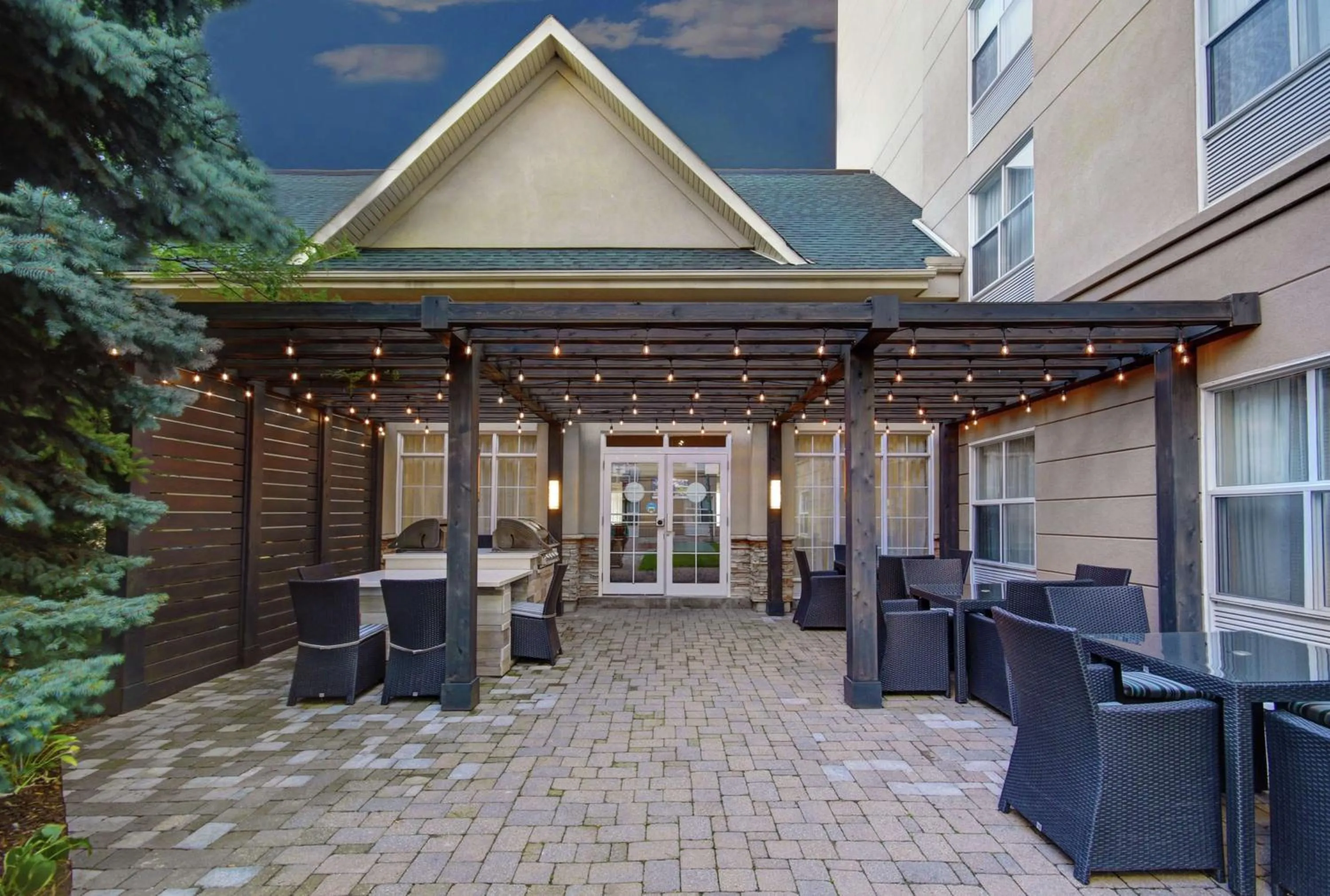 Patio in Homewood Suites by Hilton Burlington