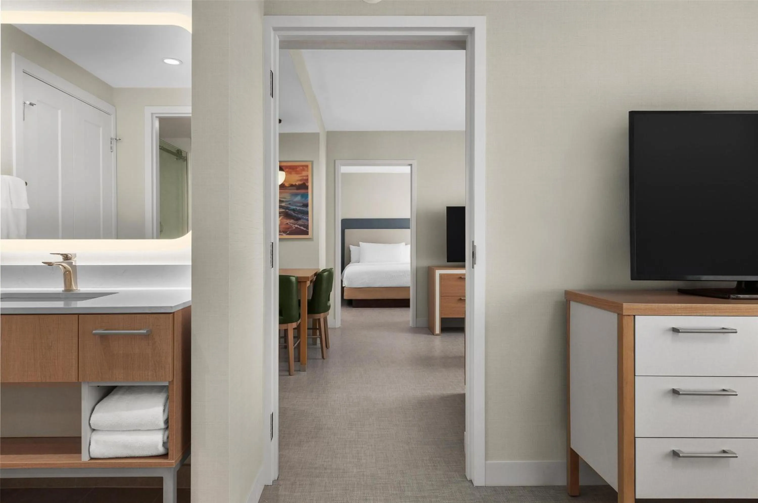 Bathroom, Bed in Homewood Suites by Hilton Burlington