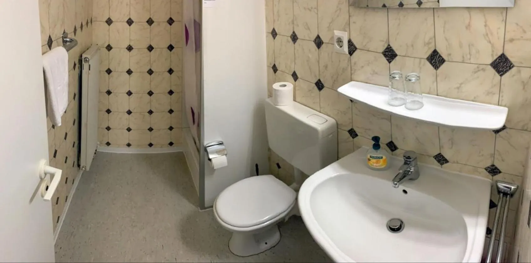 Bathroom in Die GURKENSCHEUNE - Frühstückspension