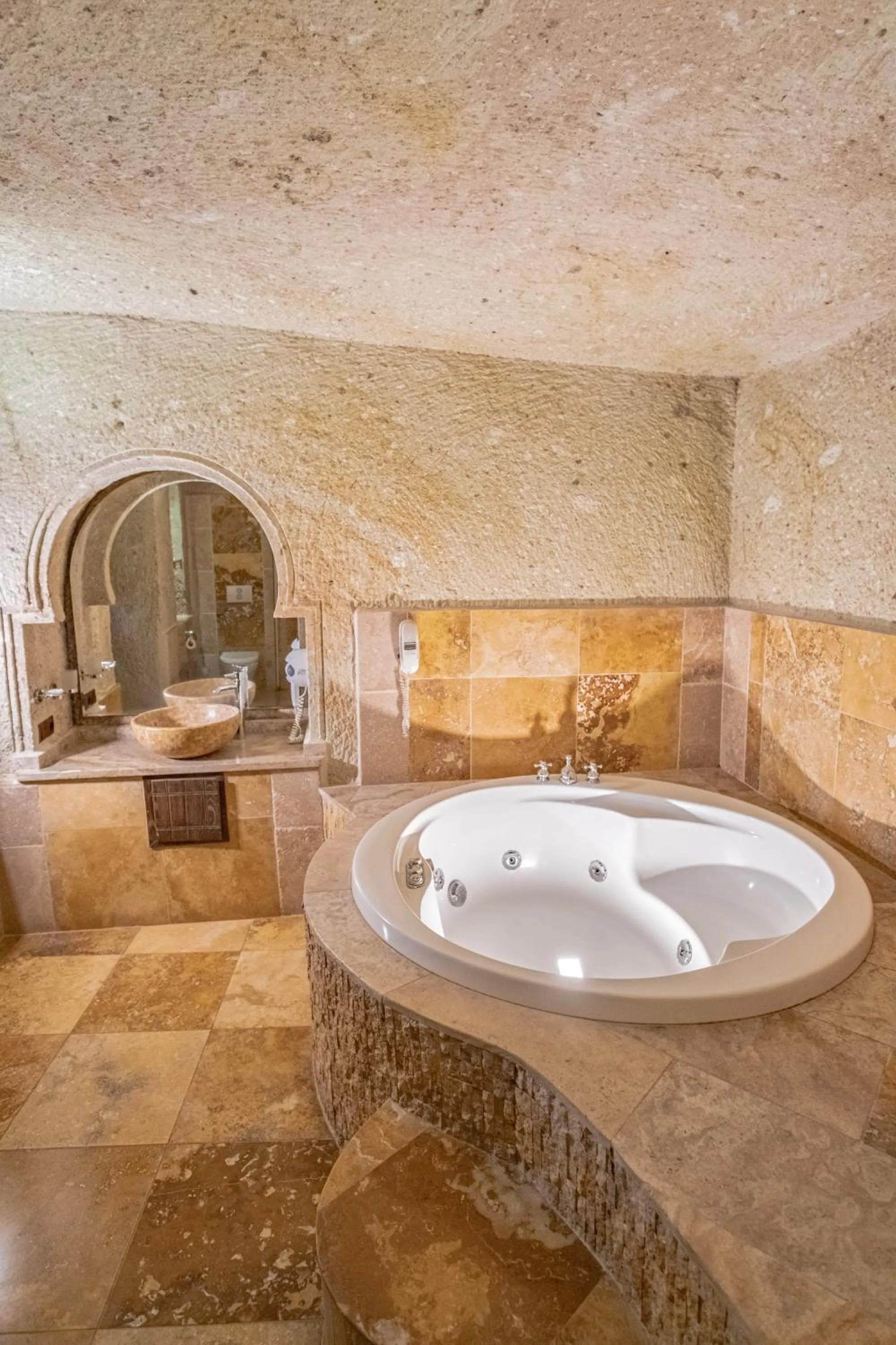 Shower in Kemerhan Cave Suites